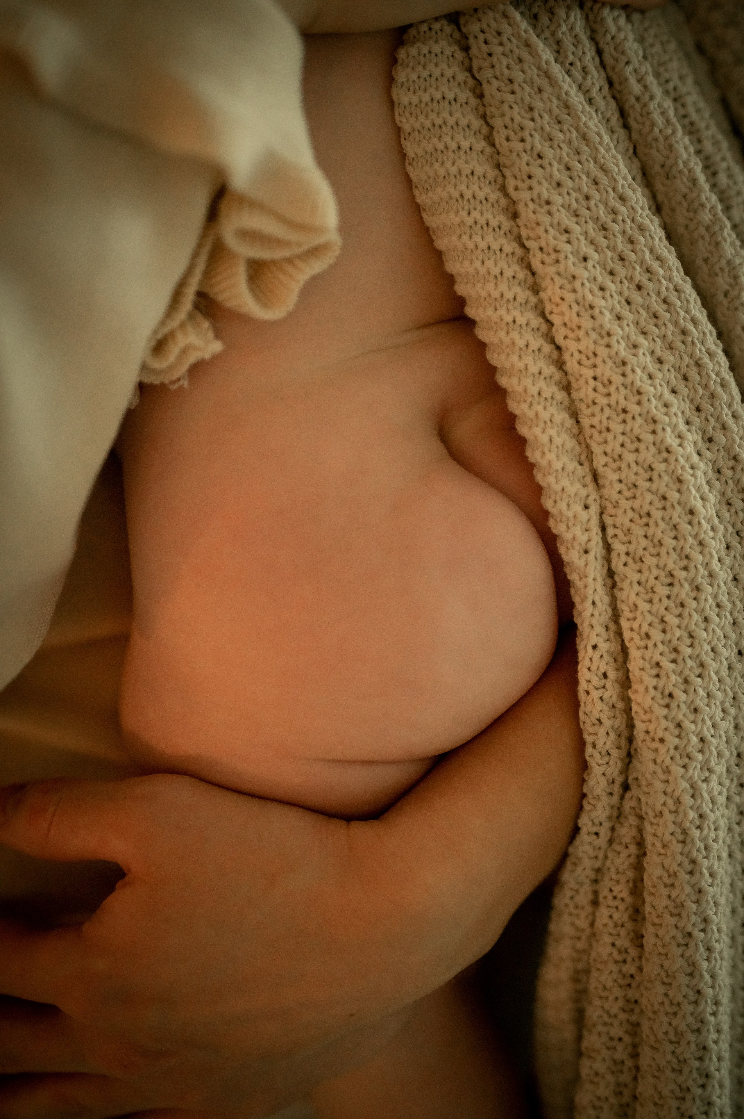 Родители с новорожденным малышом. Фотограф новорождённых, семейный, школьный в городе Калуге Евгения