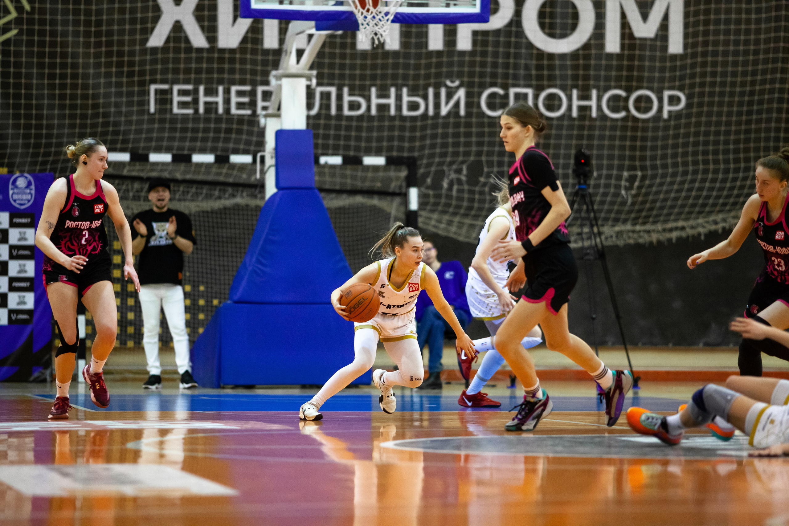 ЧГУ-Атланта — Ростов-ЮФУ / 1 игра. Фотография