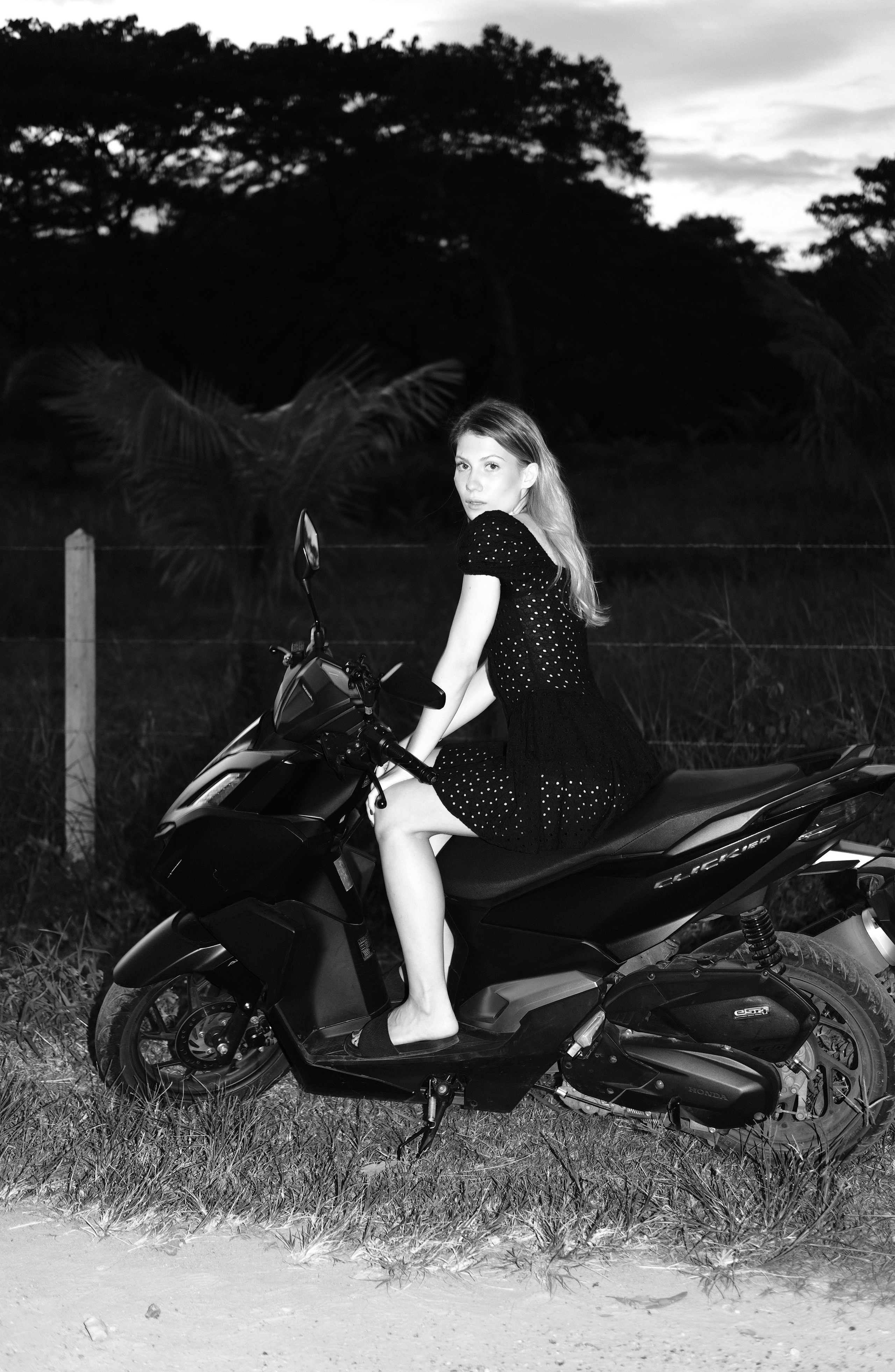 Nadya. Vanyazaramkami