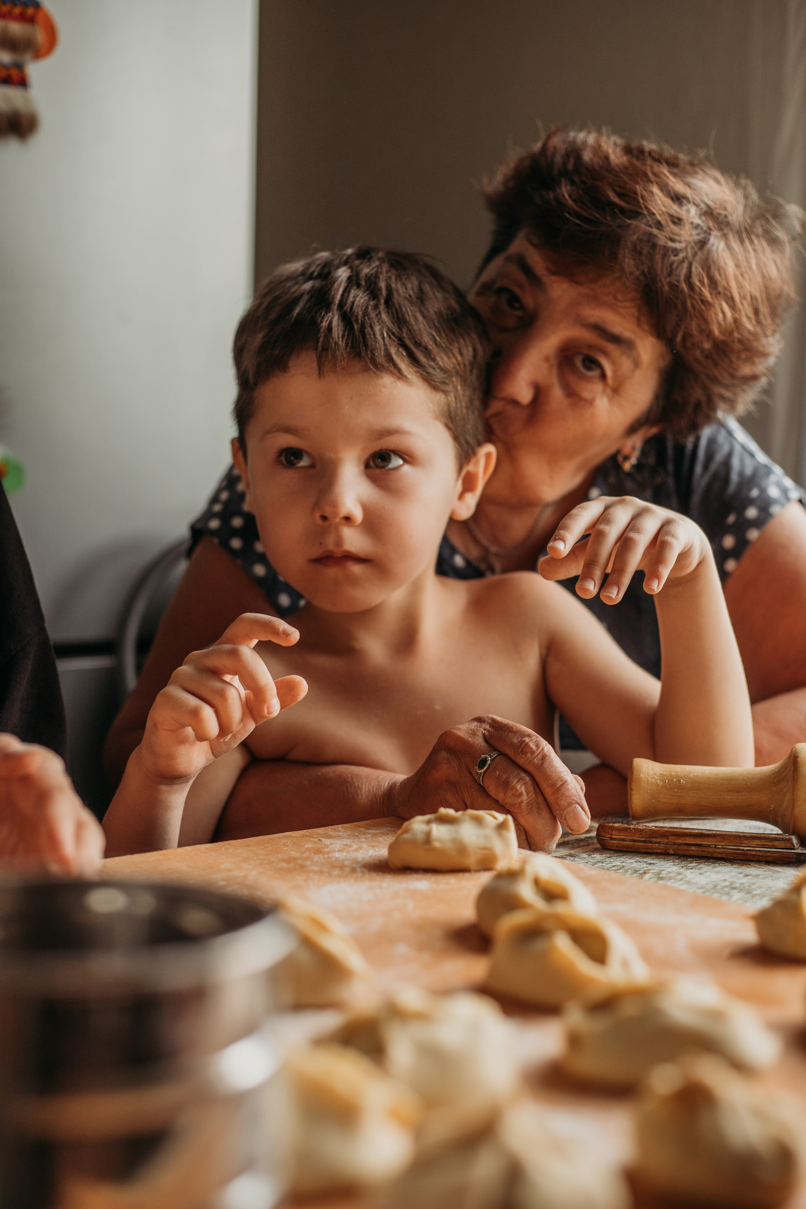 Домашняя фотосессия моей семьи. Венера Гайн. Репортажный фотограф  Тюмень. Обучение фотографии с 0