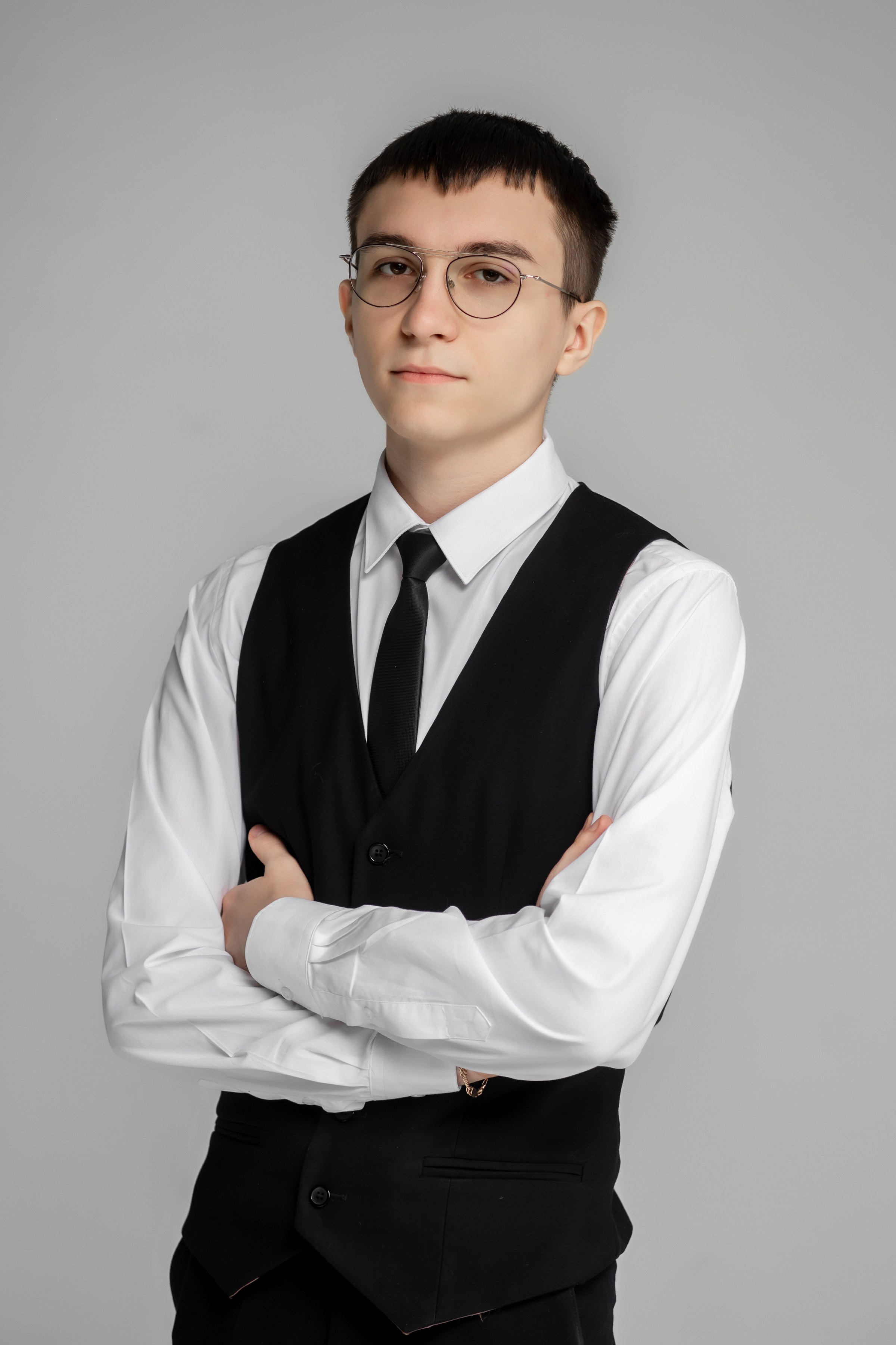 Портреты в студии на белом фоне. Ольга Плаксина фотограф в Саратове