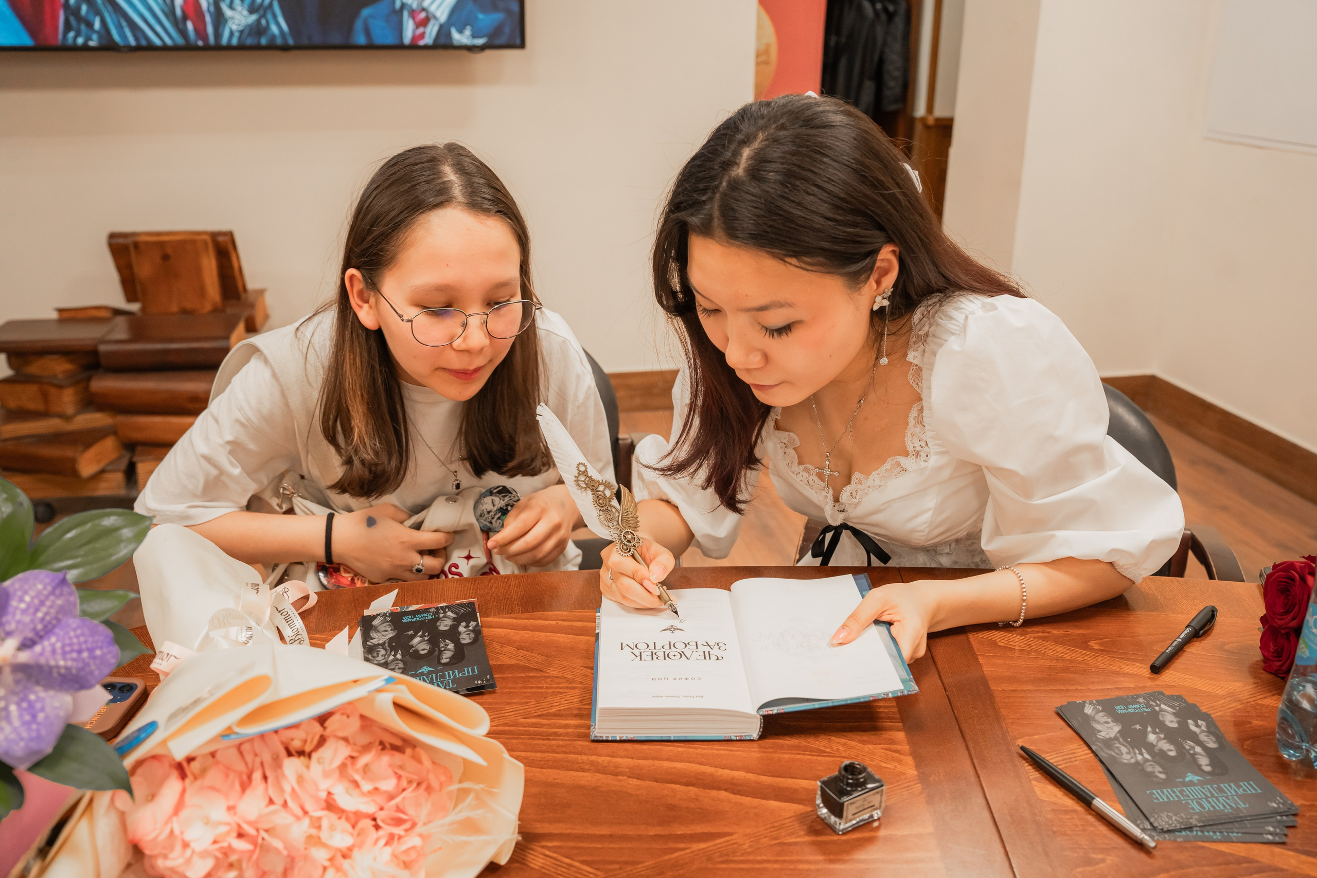 Презентация книги «Человек за бортом», автор София Цой. Репортажный фотограф Анастасия Рубцова