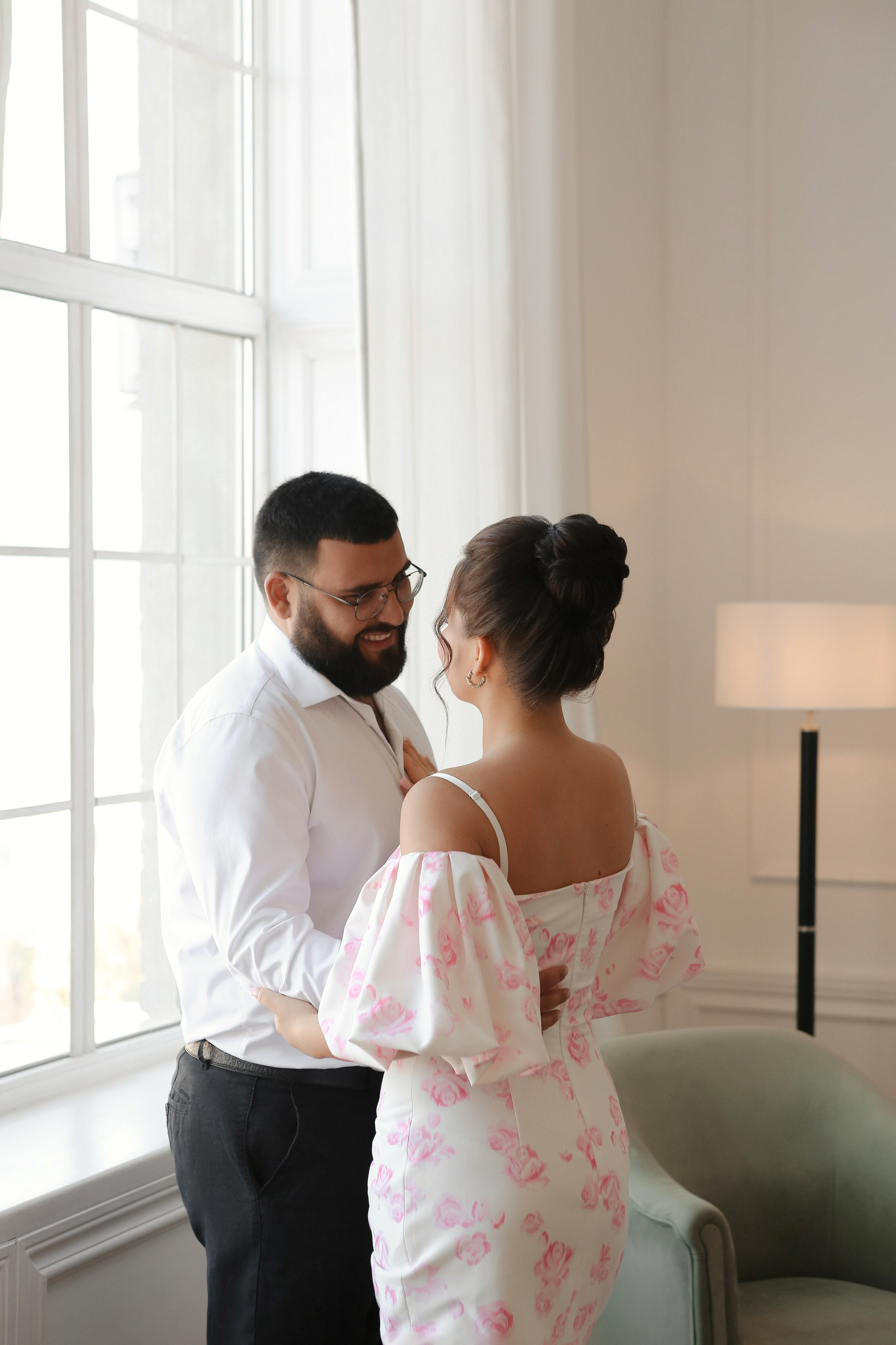 Лавстори — фотосессия в студии Краснодар. Фотограф в Краснодаре и в Евпатории Дарья Белоущенко