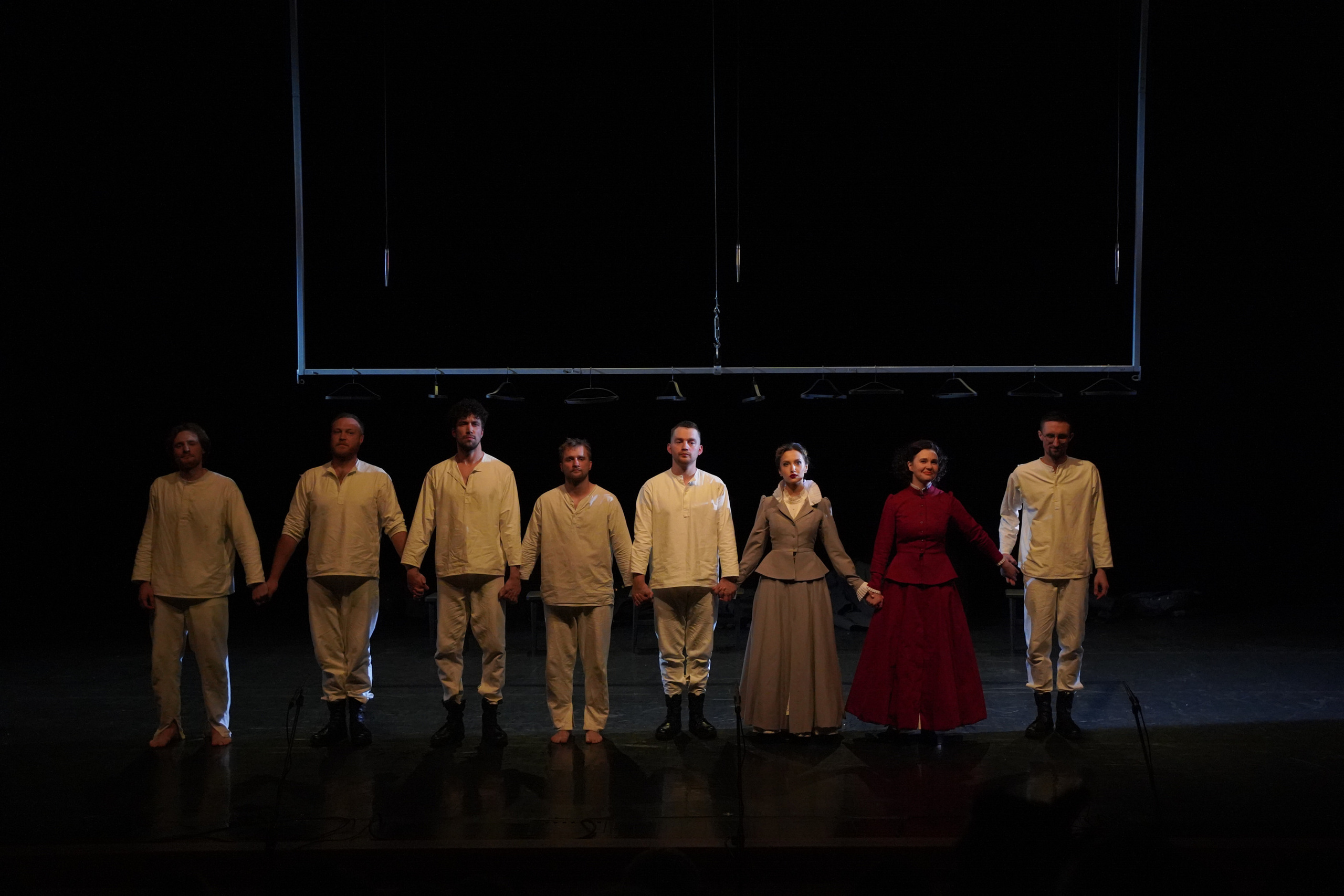 Спектакль«Поединок».Сначала театр-театр с начала.Фотосъемка спектакля. Портретный фотограф в Москве Елена Капралова