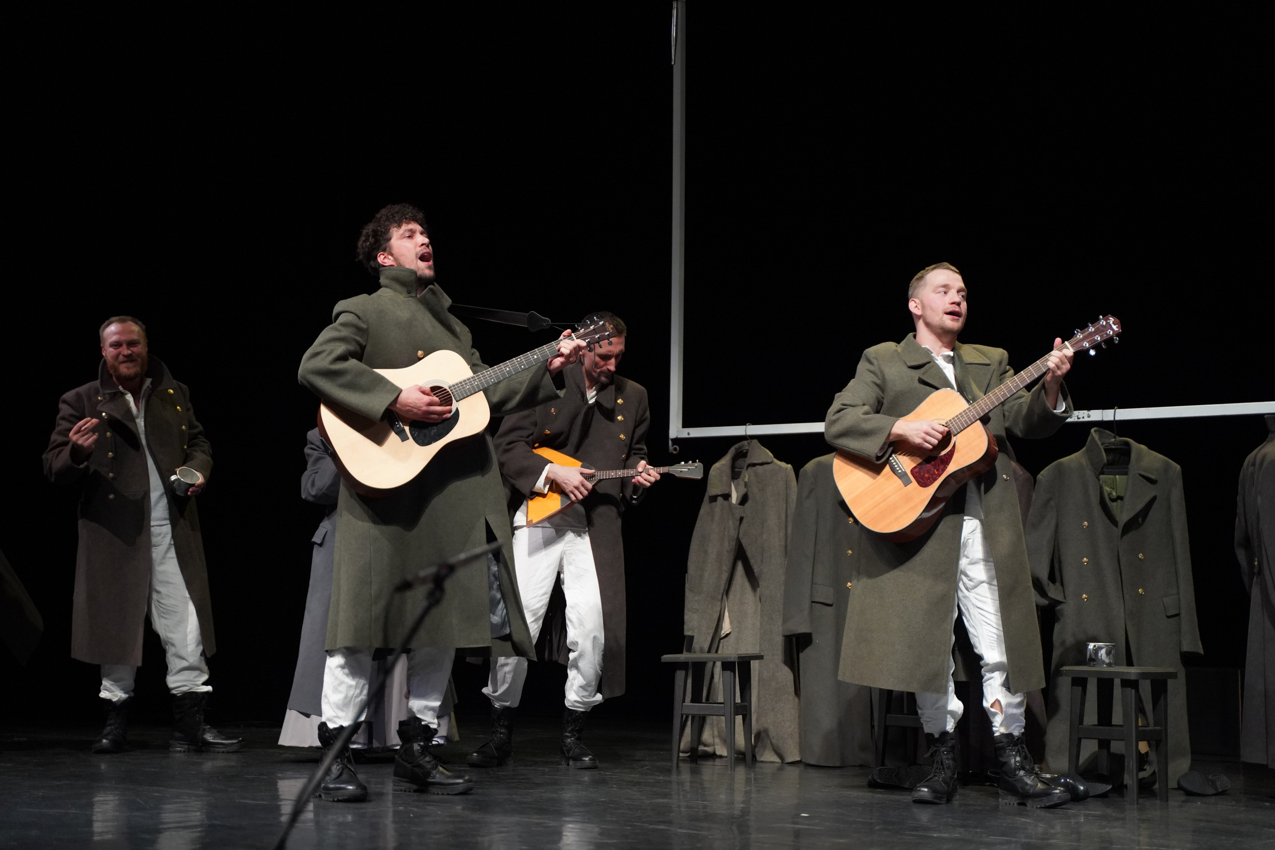 Спектакль«Поединок».Сначала театр-театр с начала.Фотосъемка спектакля. Портретный фотограф в Москве Елена Капралова