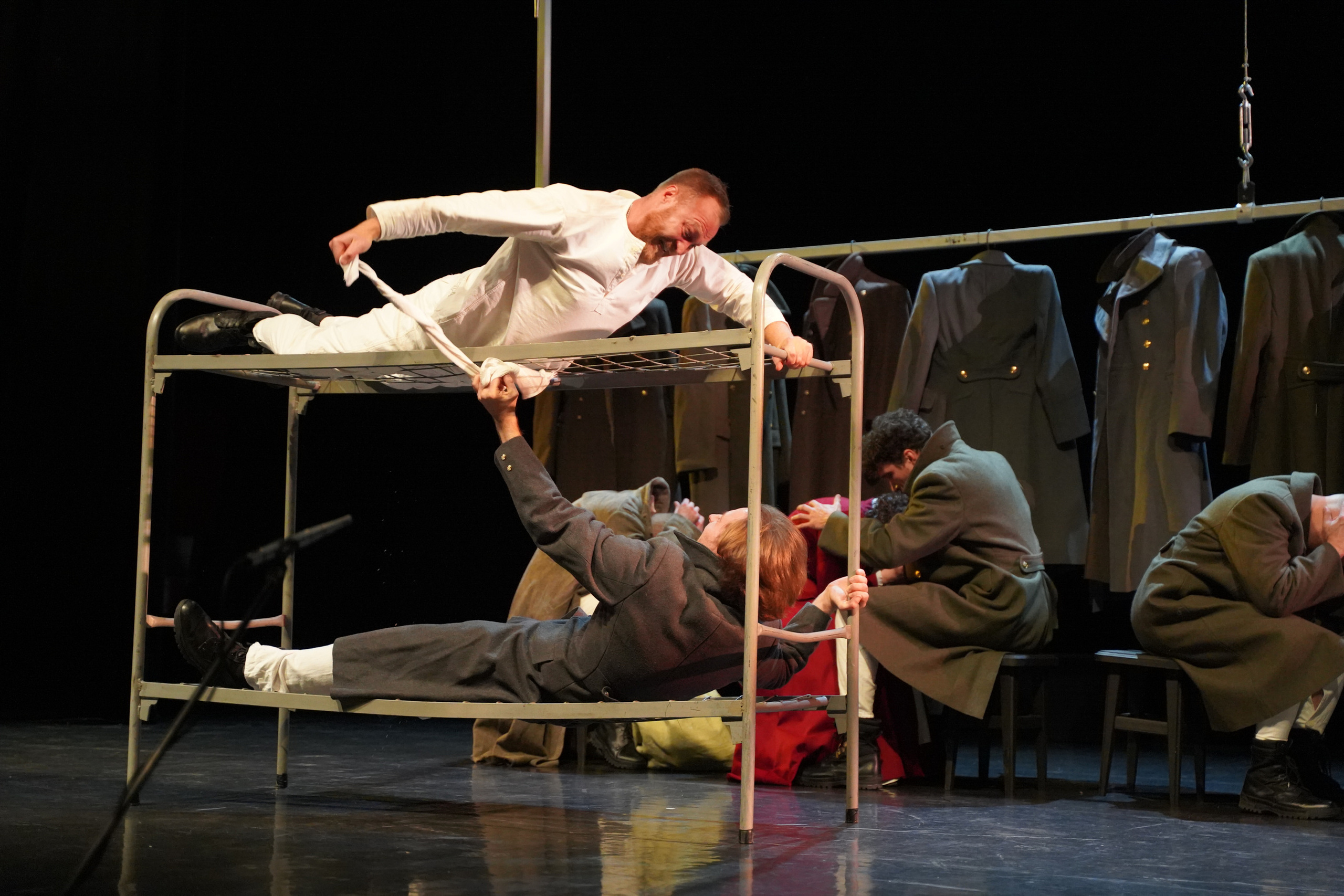 Спектакль«Поединок».Сначала театр-театр с начала.Фотосъемка спектакля. Портретный фотограф в Москве Елена Капралова