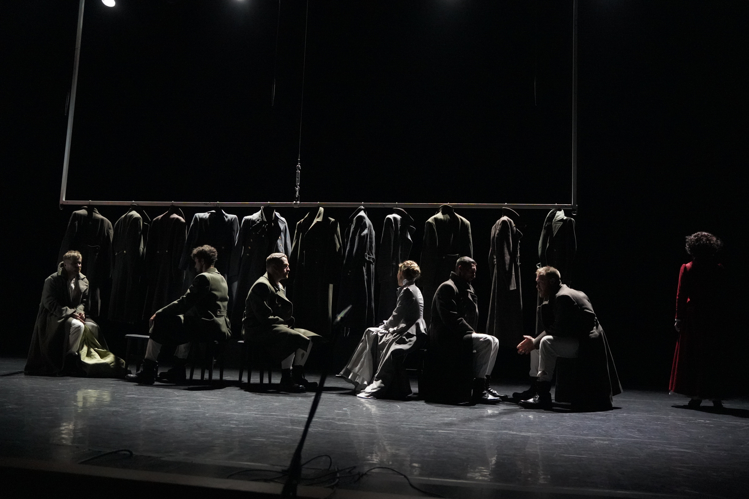 Спектакль«Поединок».Сначала театр-театр с начала.Фотосъемка спектакля. Портретный фотограф в Москве Елена Капралова