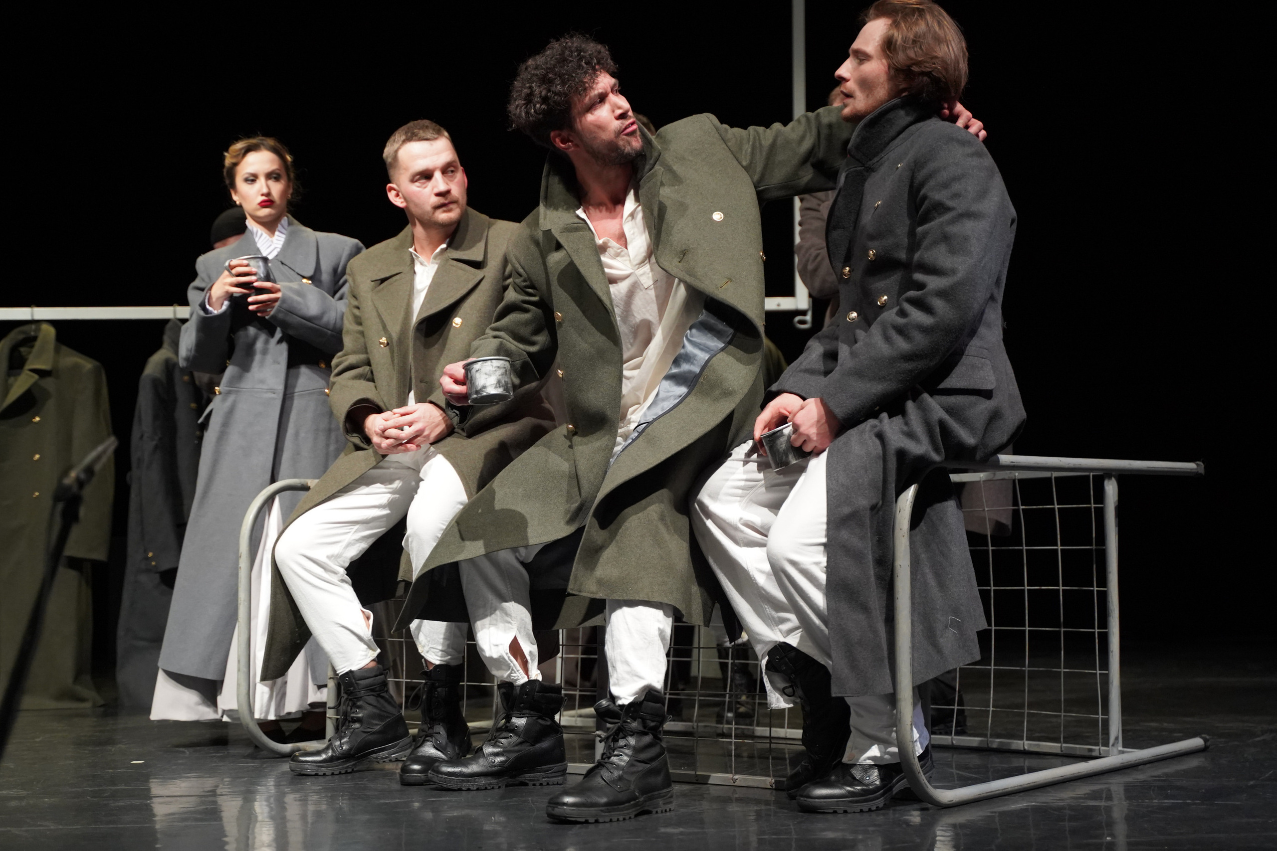 Спектакль«Поединок».Сначала театр-театр с начала.Фотосъемка спектакля. Портретный фотограф в Москве Елена Капралова