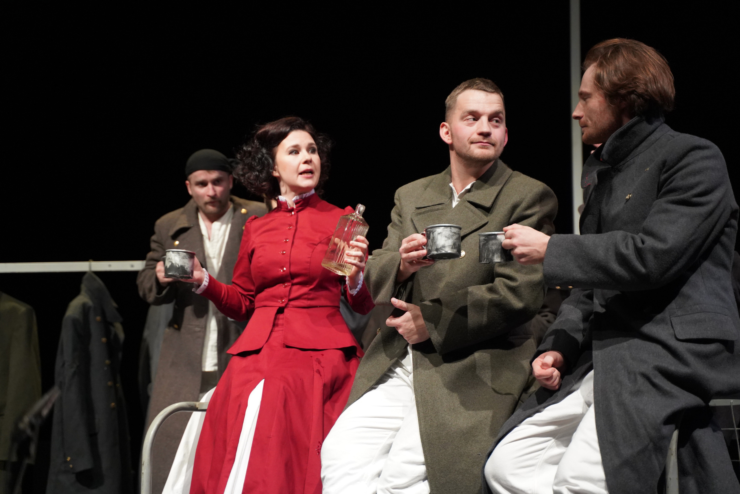 Спектакль«Поединок».Сначала театр-театр с начала.Фотосъемка спектакля. Портретный фотограф в Москве Елена Капралова