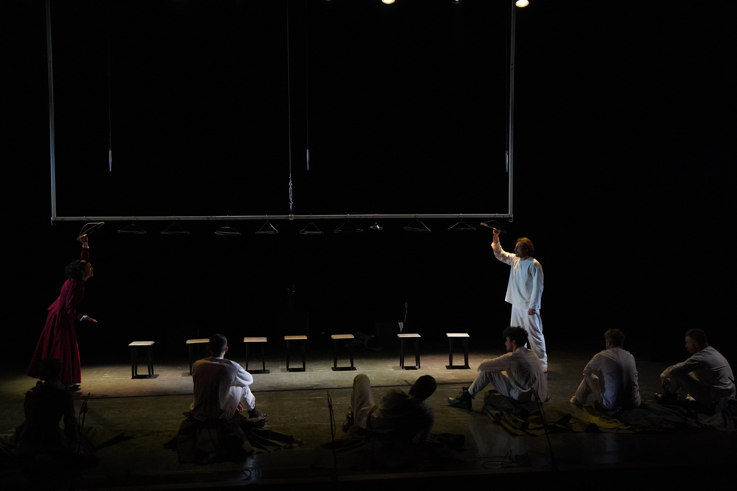 Спектакль«Поединок».Сначала театр-театр с начала.Фотосъемка спектакля. Портретный фотограф в Москве Елена Капралова