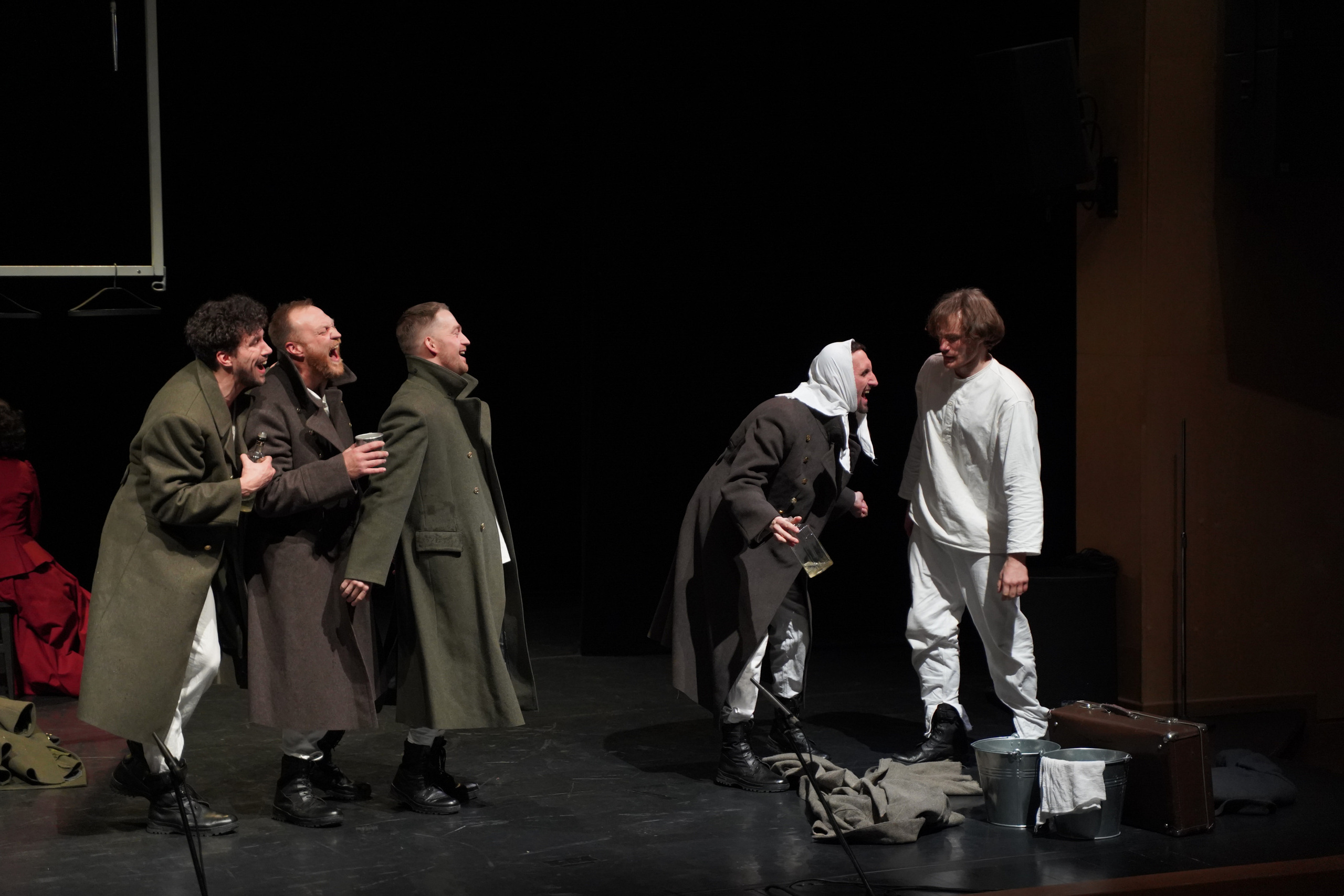 Спектакль«Поединок».Сначала театр-театр с начала.Фотосъемка спектакля. Портретный фотограф в Москве Елена Капралова