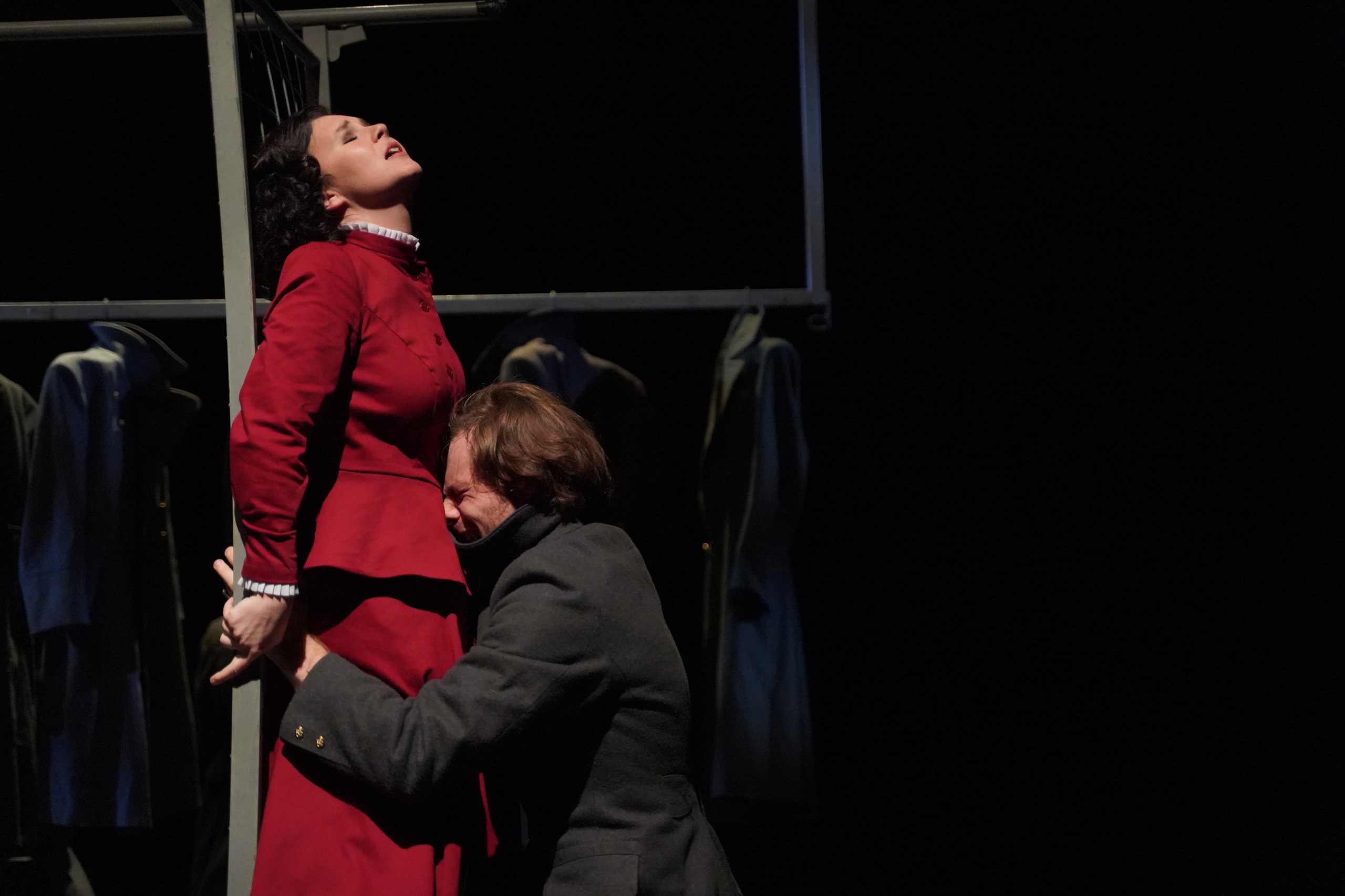 Спектакль«Поединок».Сначала театр-театр с начала.Фотосъемка спектакля. Портретный фотограф в Москве Елена Капралова