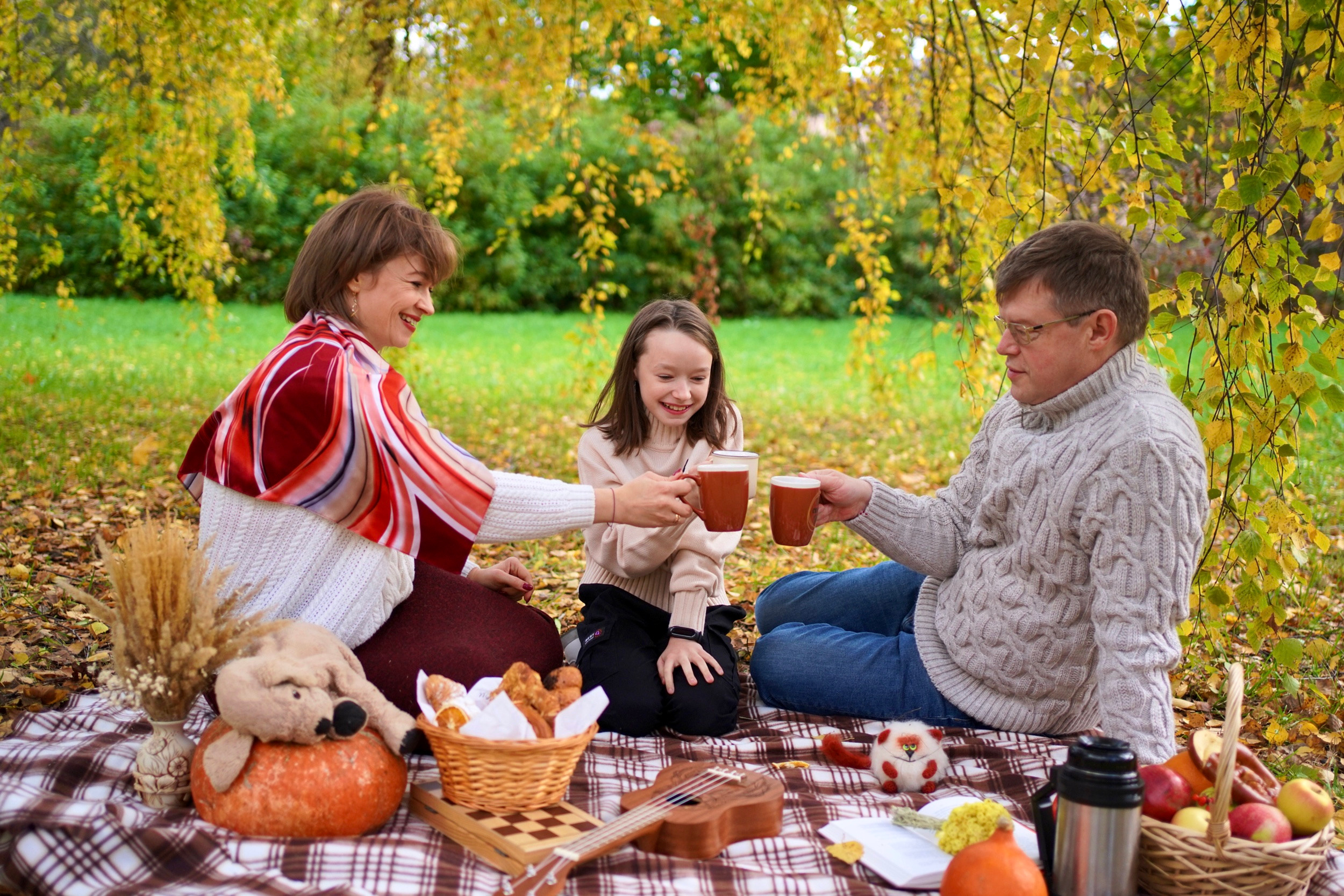 Фотосессия на улице и в парках Москвы. Уличная прогулка. Портретный фотограф в Москве Елена Капралова