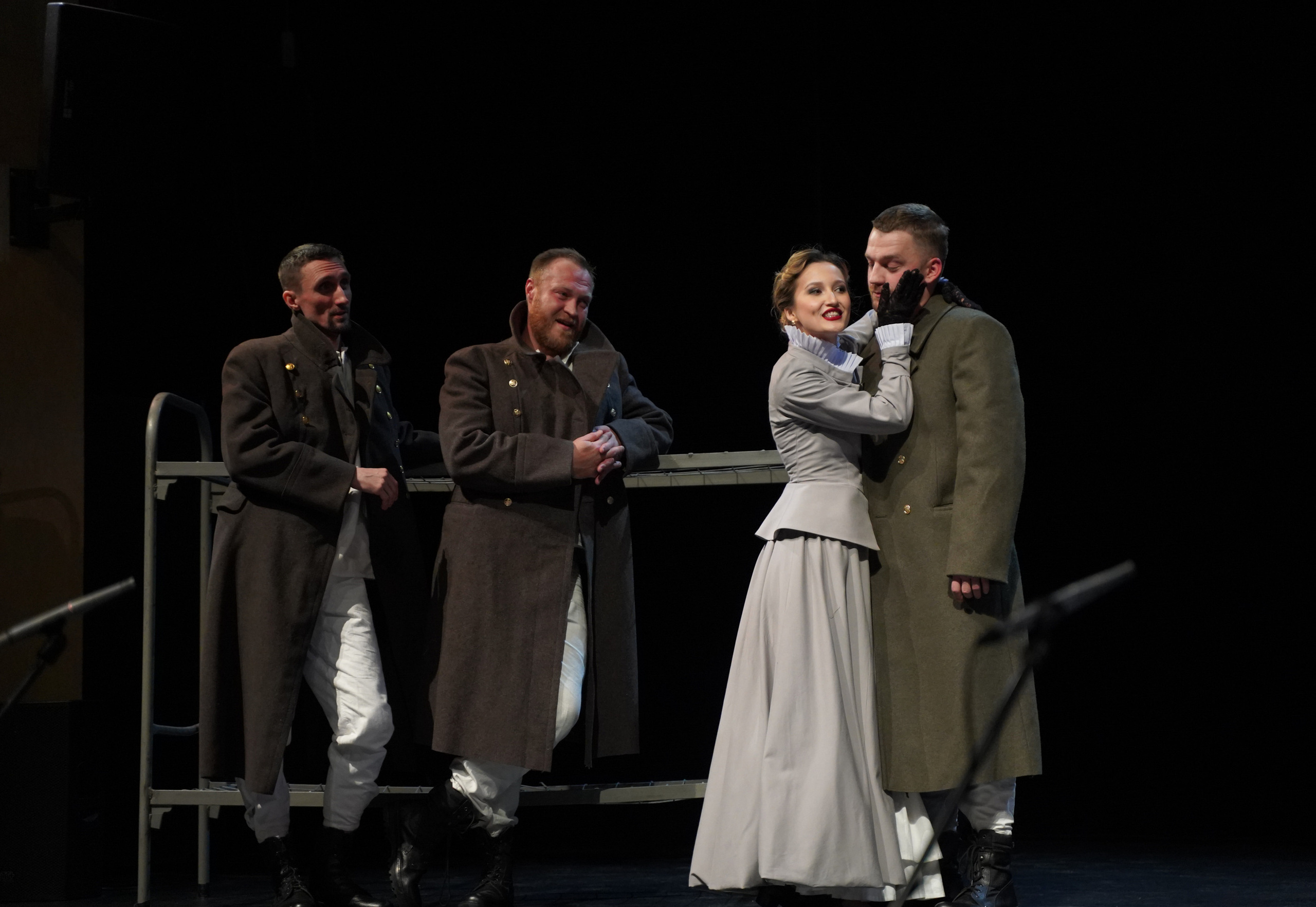 Спектакль«Поединок».Сначала театр-театр с начала.Фотосъемка спектакля. Портретный фотограф в Москве Елена Капралова