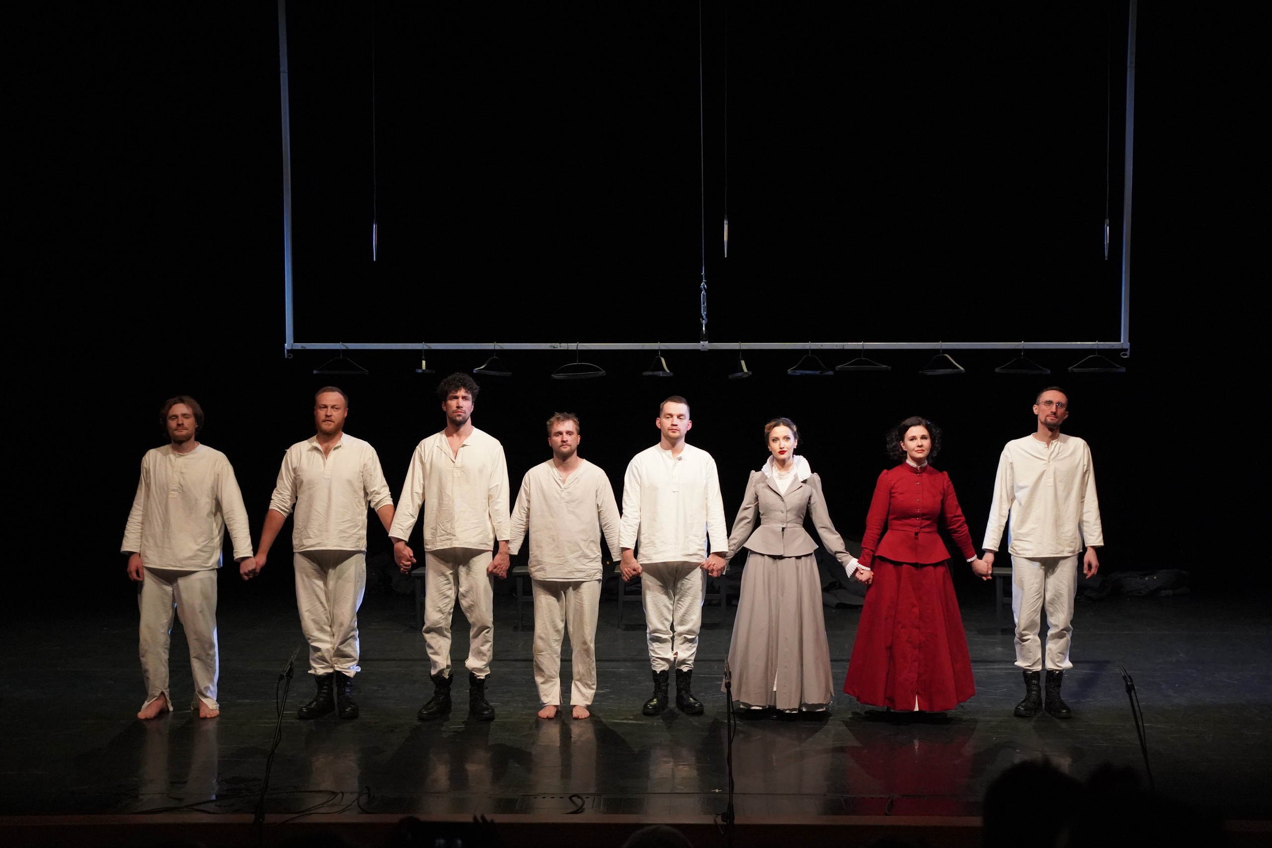 Спектакль«Поединок».Сначала театр-театр с начала.Фотосъемка спектакля. Портретный фотограф в Москве Елена Капралова