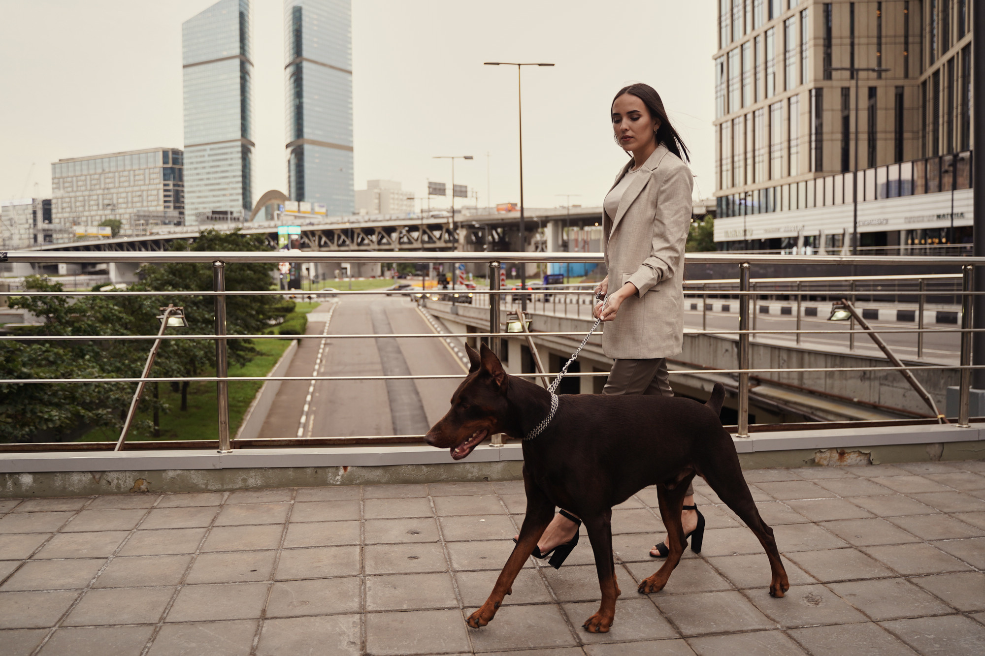 Фотосессия на улице и в парках Москвы. Уличная прогулка. Портретный фотограф в Москве Елена Капралова