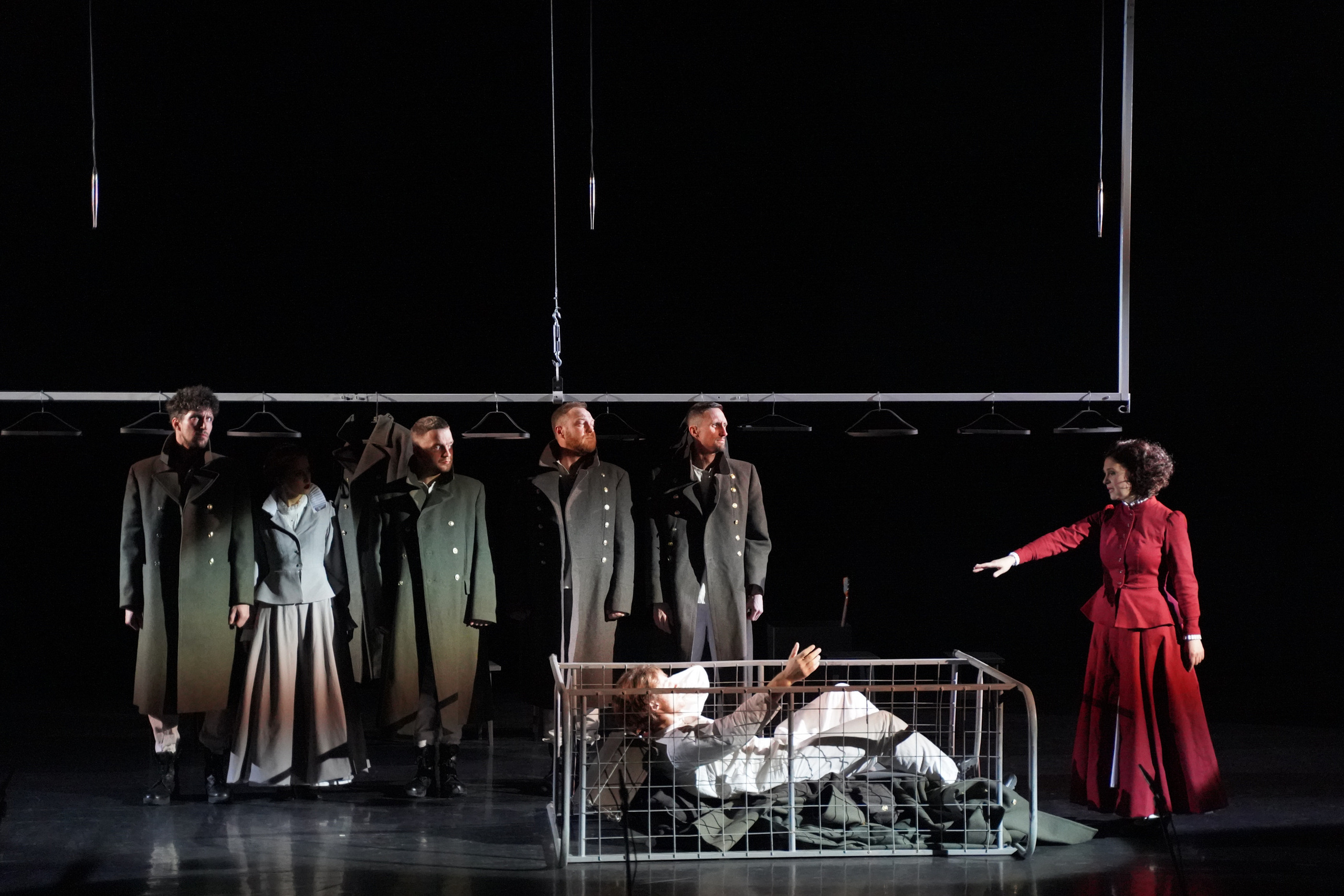 Спектакль«Поединок».Сначала театр-театр с начала.Фотосъемка спектакля. Портретный фотограф в Москве Елена Капралова