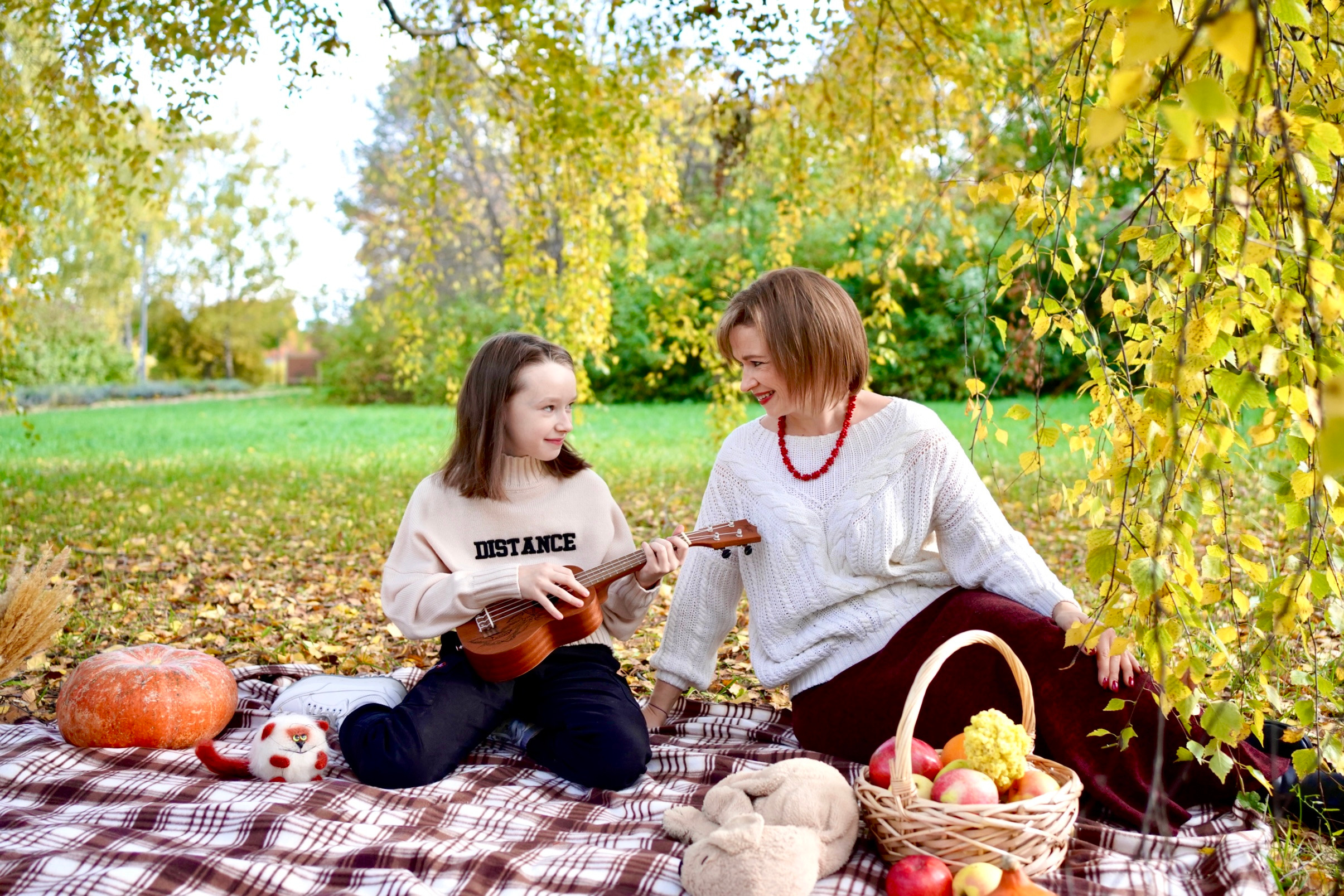 Фотосессия на улице и в парках Москвы. Уличная прогулка. Портретный фотограф в Москве Елена Капралова