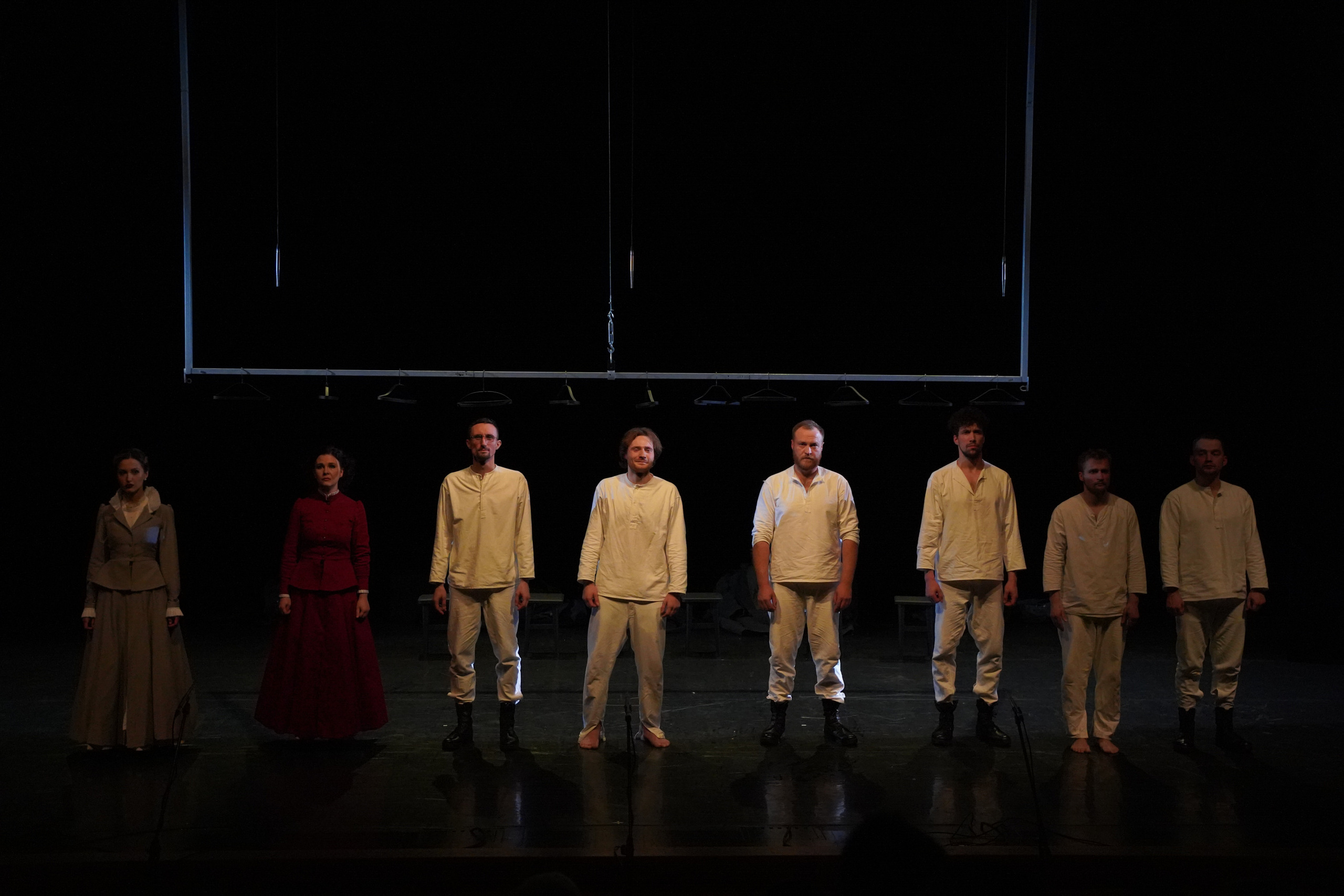 Спектакль«Поединок».Сначала театр-театр с начала.Фотосъемка спектакля. Портретный фотограф в Москве Елена Капралова