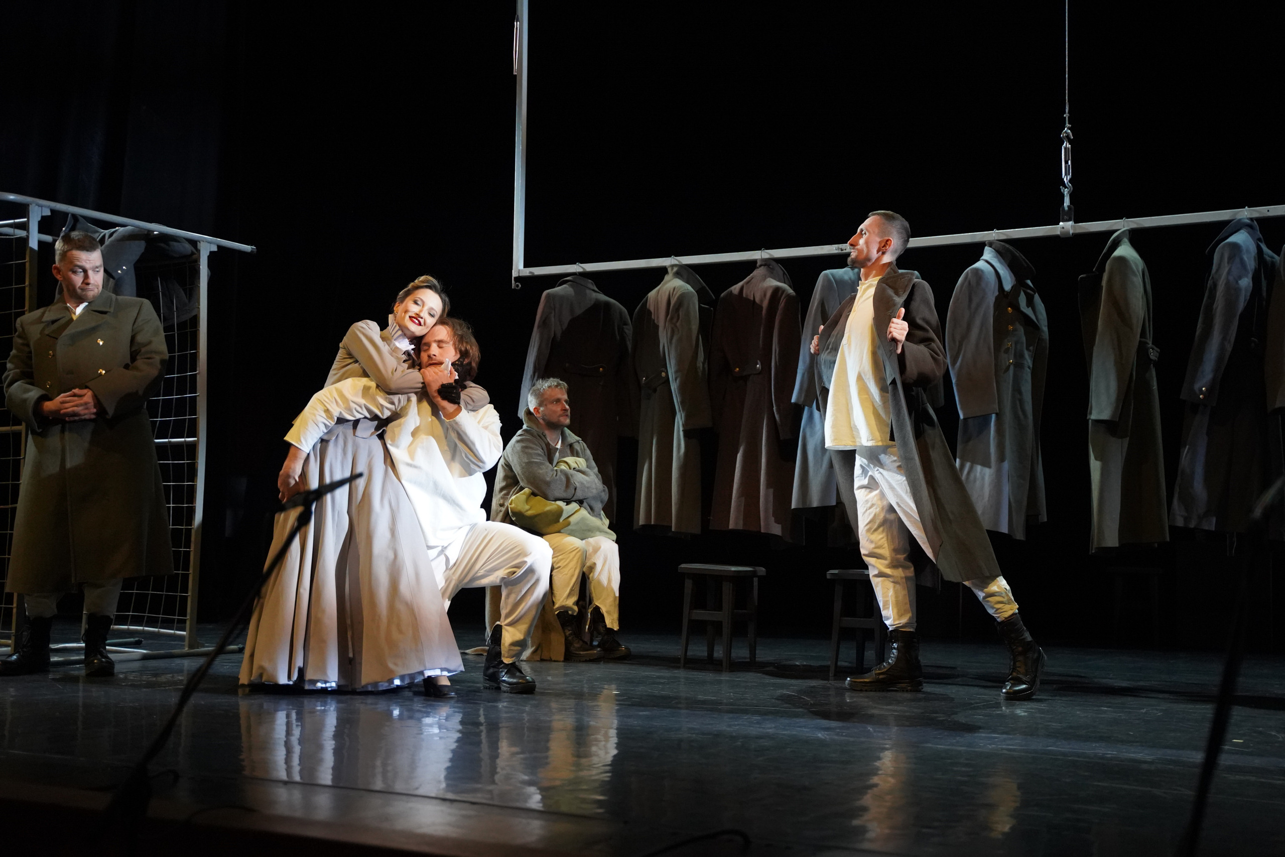 Спектакль«Поединок».Сначала театр-театр с начала.Фотосъемка спектакля. Портретный фотограф в Москве Елена Капралова