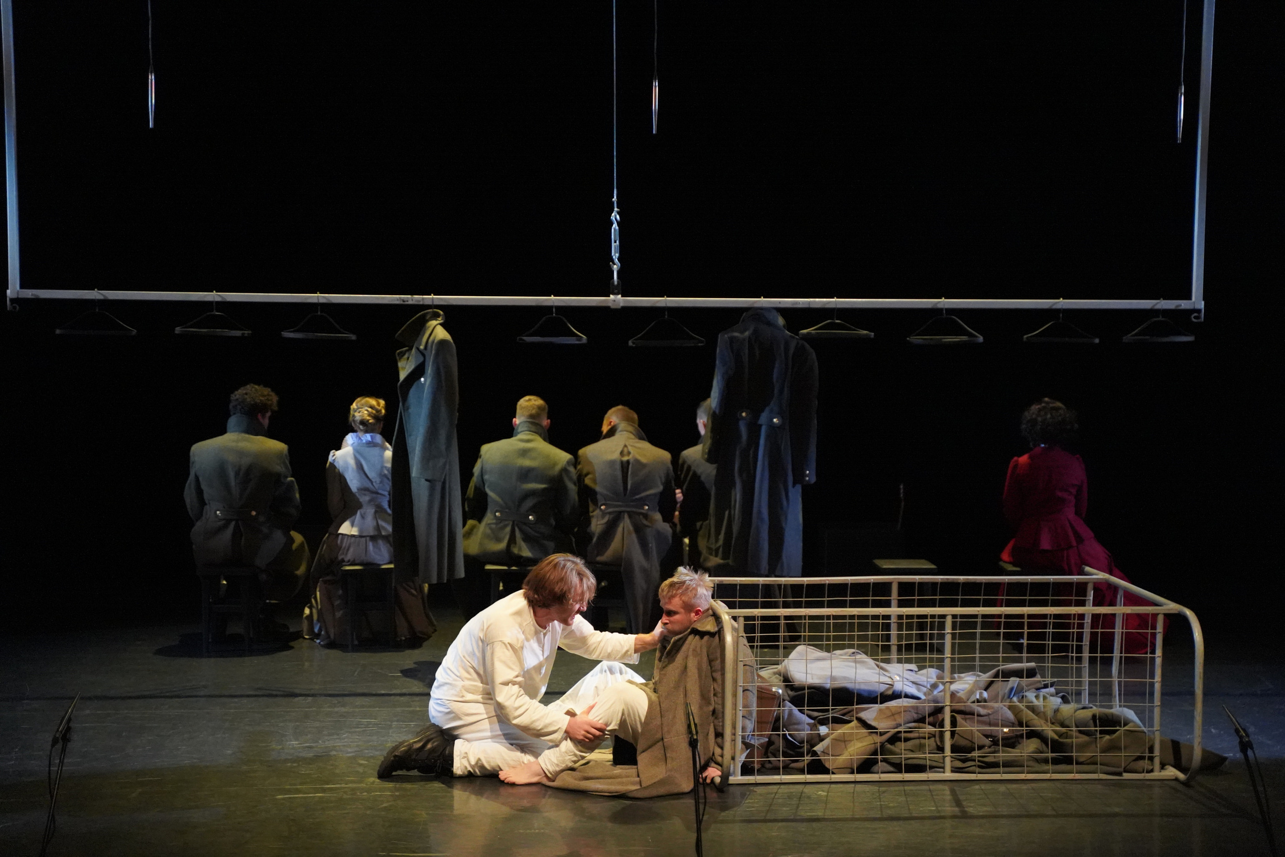 Спектакль«Поединок».Сначала театр-театр с начала.Фотосъемка спектакля. Портретный фотограф в Москве Елена Капралова