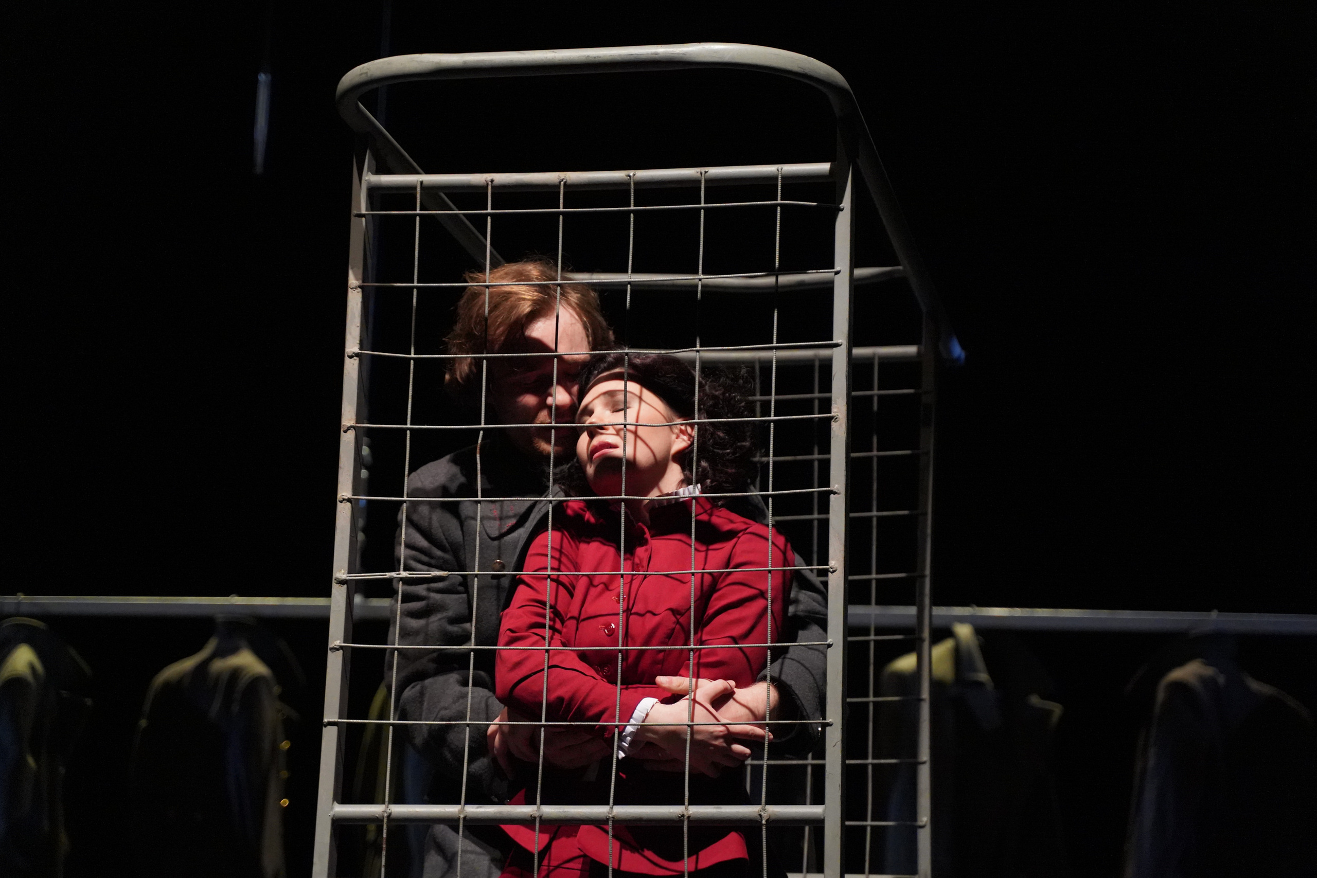 Спектакль«Поединок».Сначала театр-театр с начала.Фотосъемка спектакля. Портретный фотограф в Москве Елена Капралова