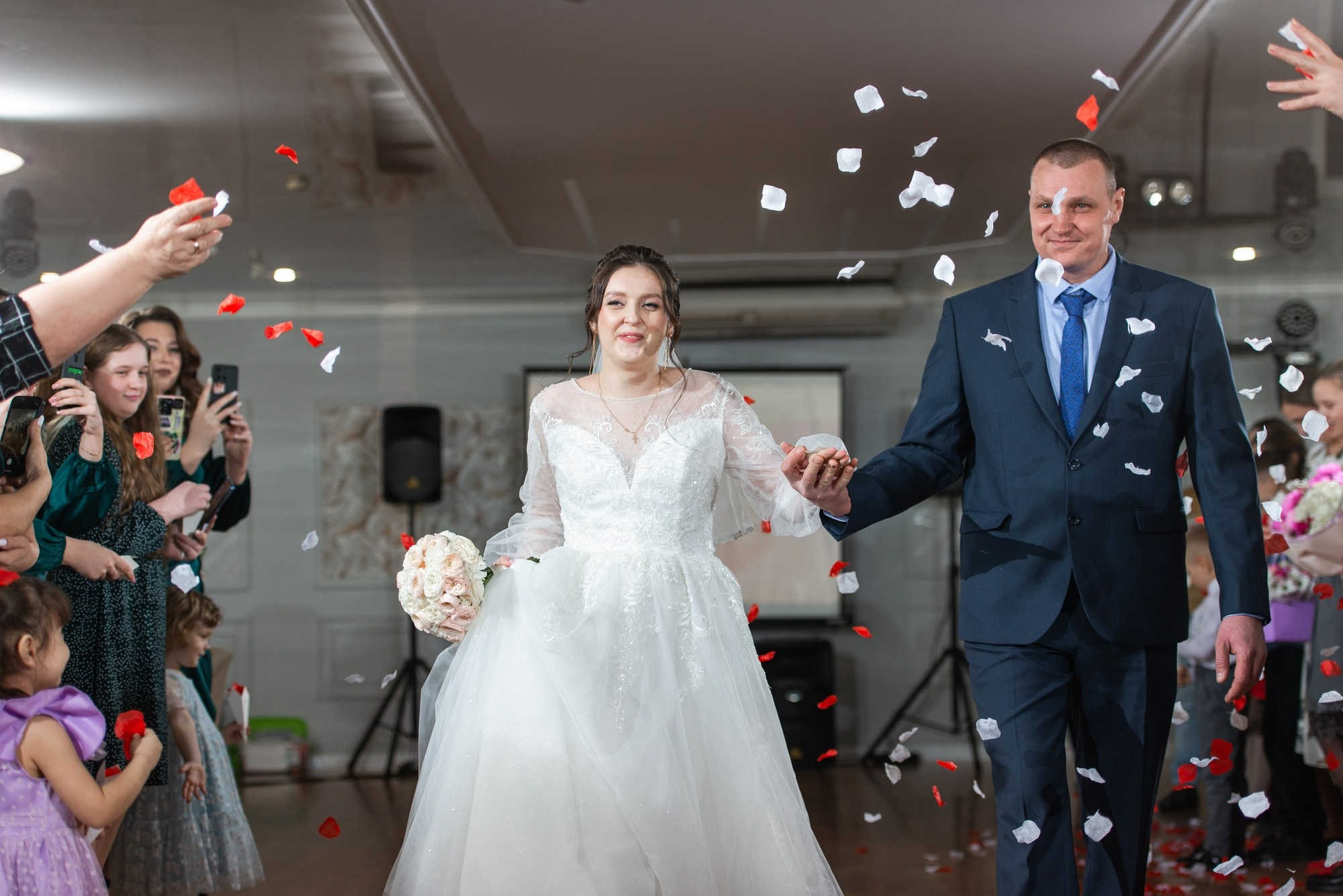 Студия и банкет. Свадебный и семейный фотограф в Омске Мормулев Михаил