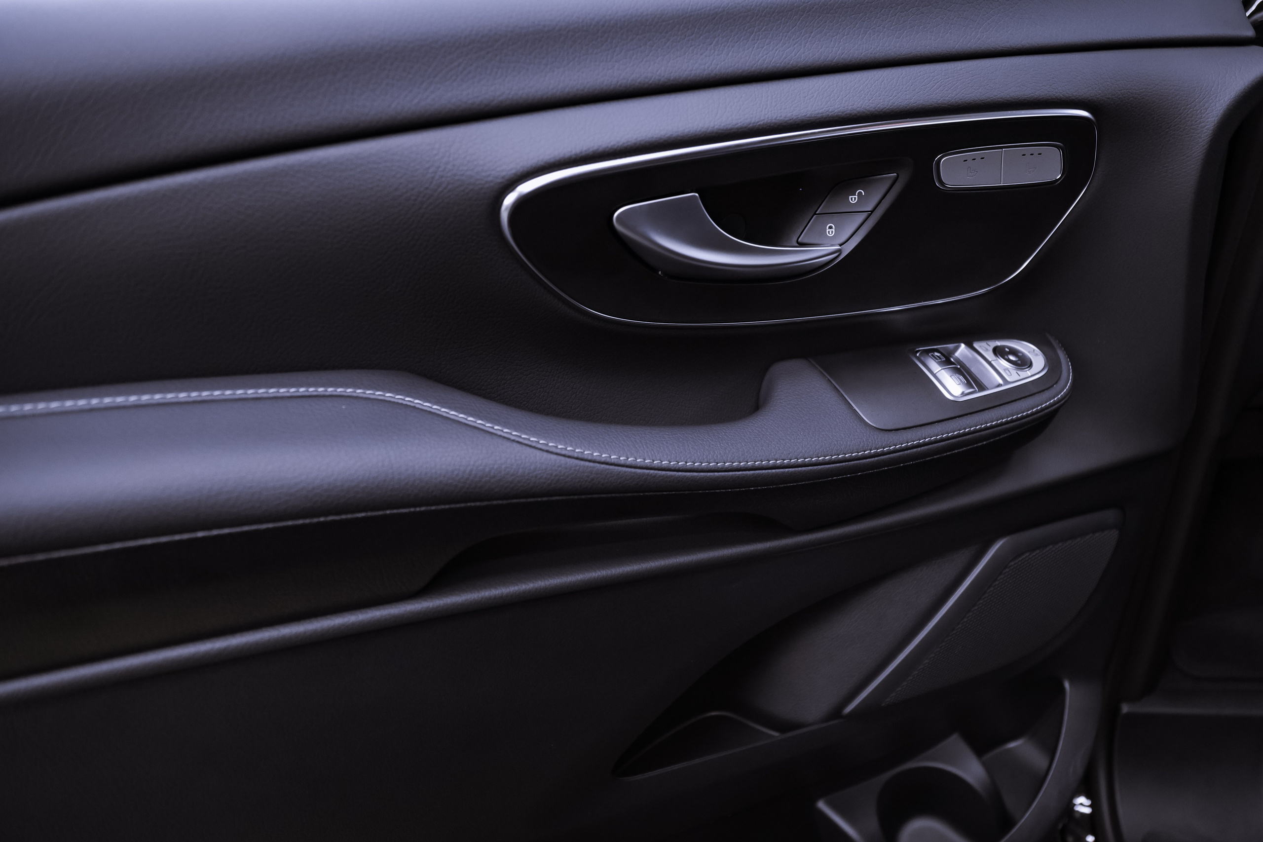 2024 MERCEDES BENZ V 300 d 4MATIC. Mixturecaptures