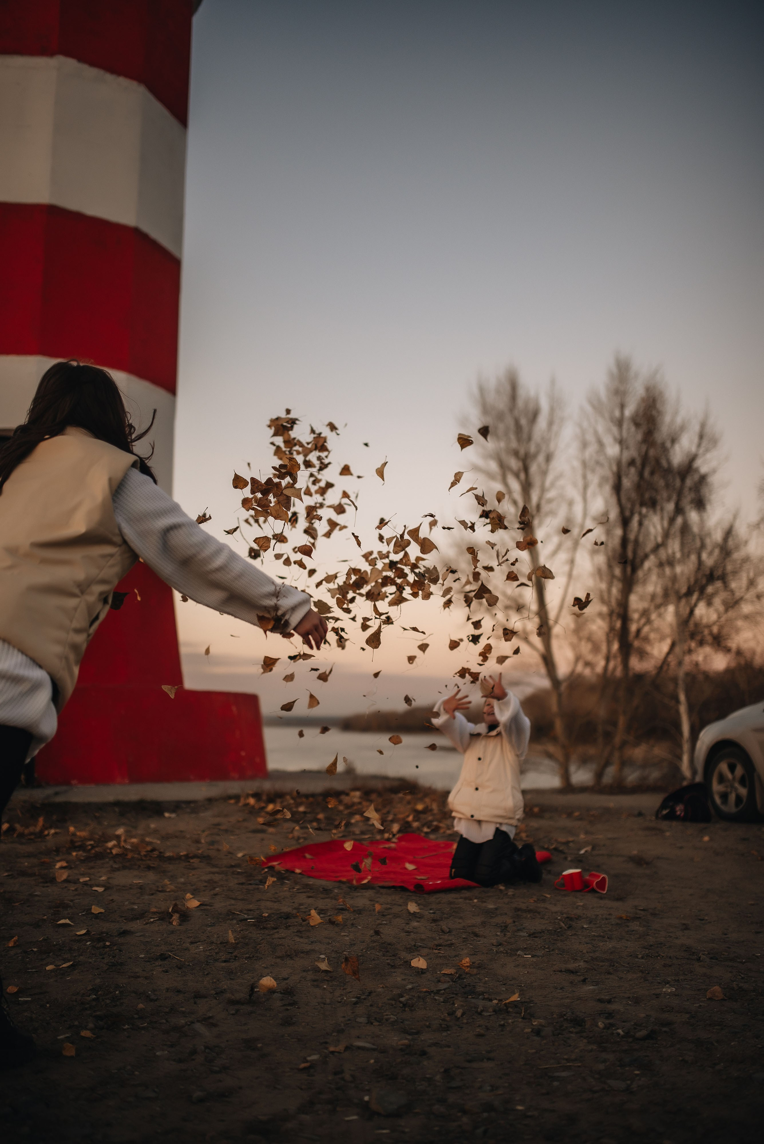 Катя и Варя (маяк). Семейная фотосессия в Новосибирске от фотографа Ольги Коваль