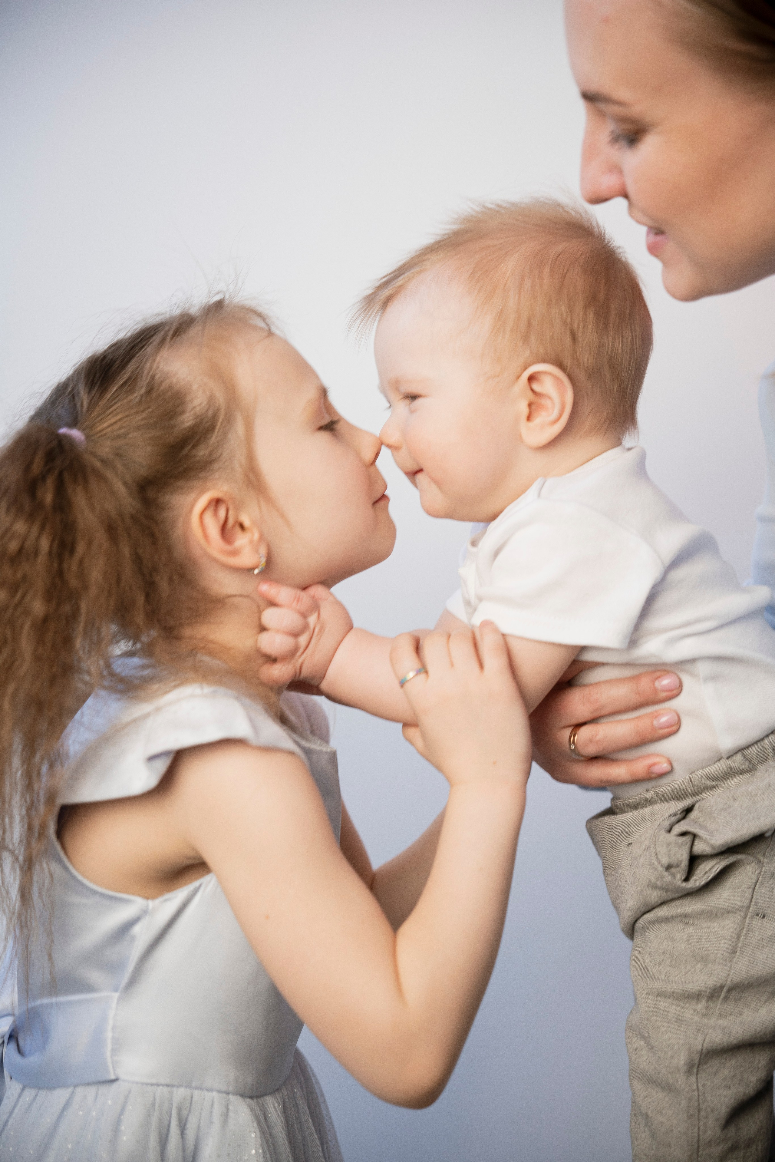Семейная съемка в студии фотографа. Семейный фотограф в Омске Александра Яровикова