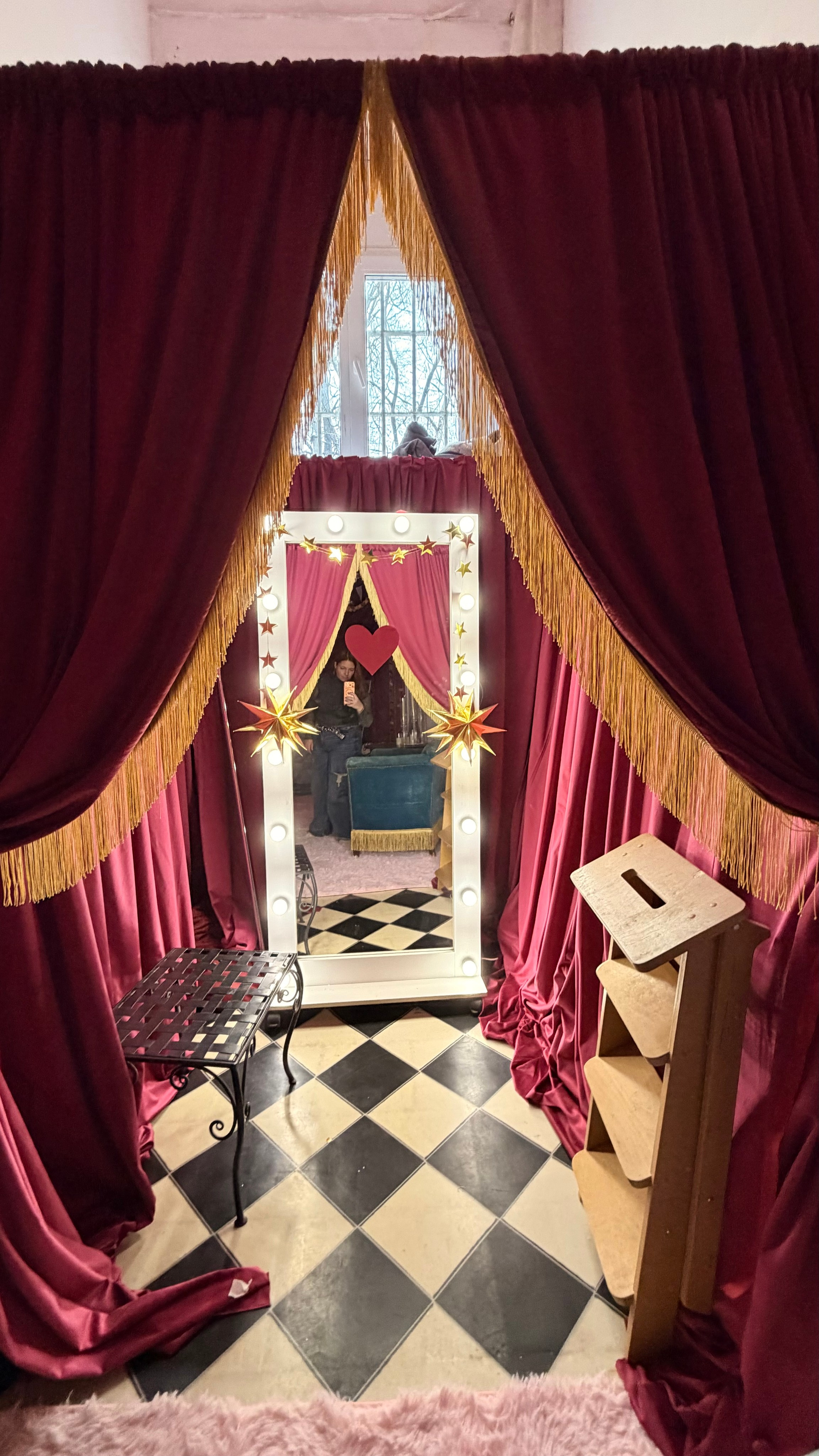 Лофт для праздников. Фотостудия Автопортрета «Своими Глазами»