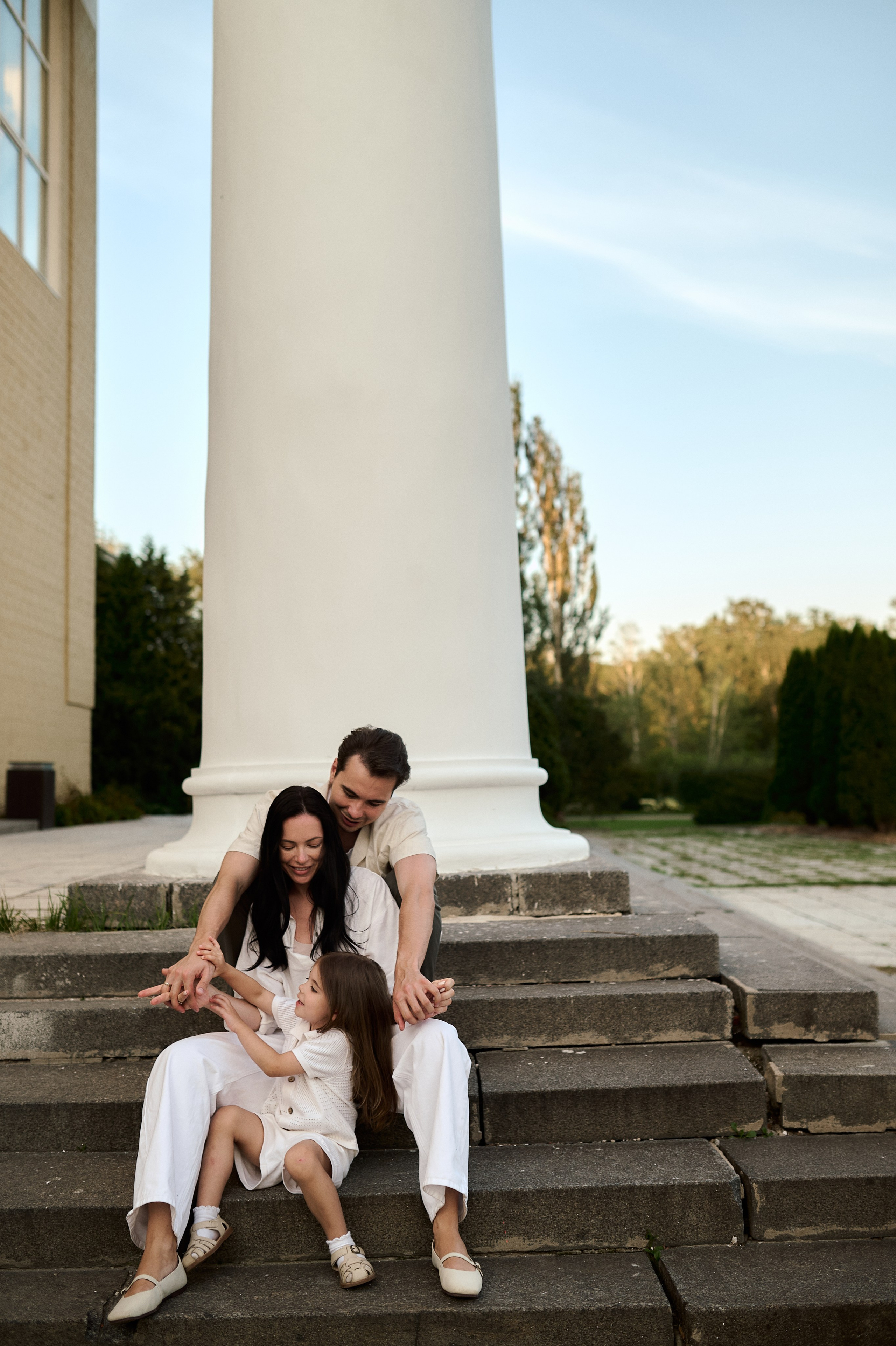 Рохус, Юля и Оливия в парке Останкино. Семейный и свадебный lifestyle-фотограф в Москве Мария Петрова