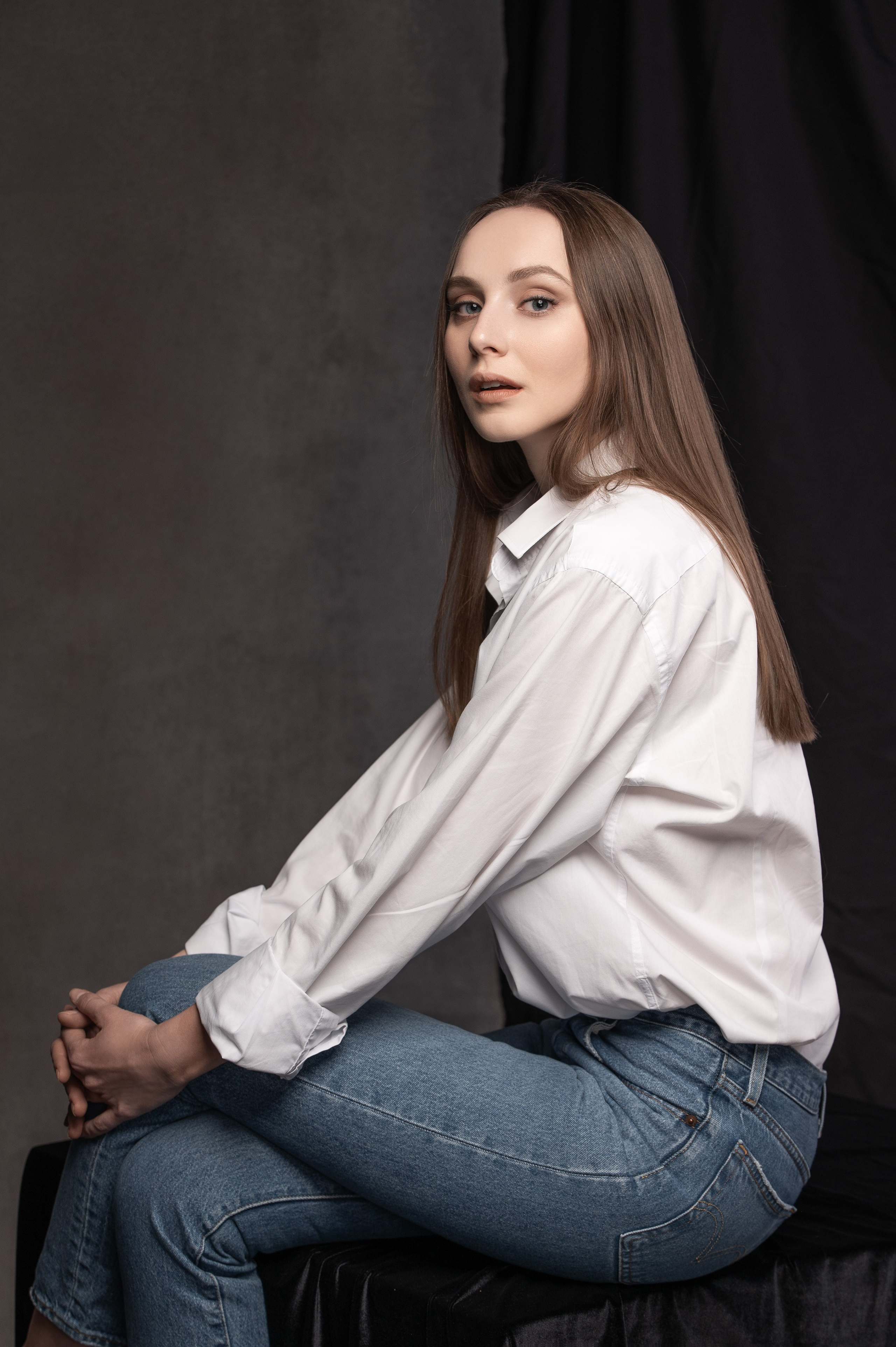 Anya in studio. Portrait photographer in Minsk Slava Potalakh