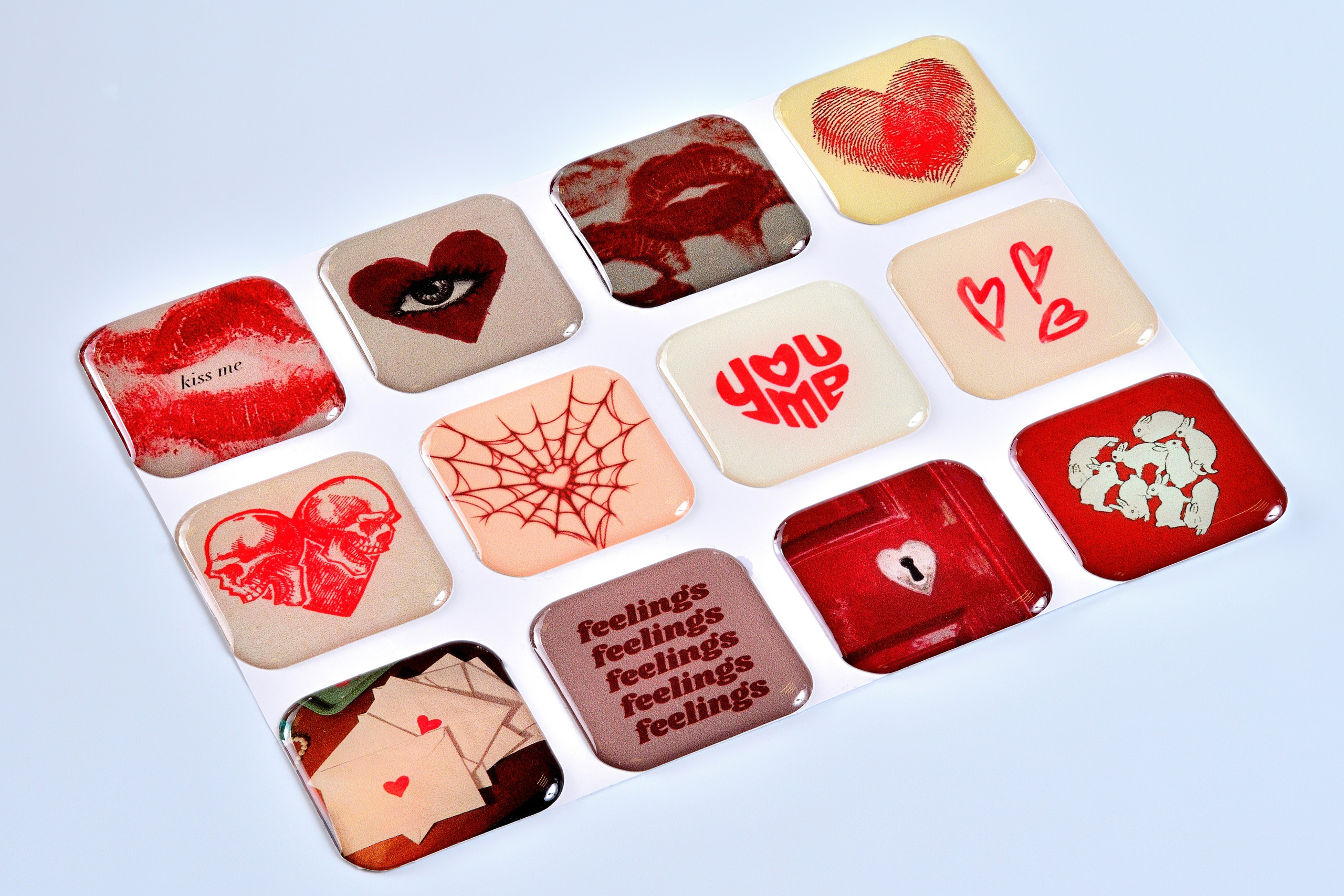 Производство 3D стикеров. Фотограф Сергей Сергеев