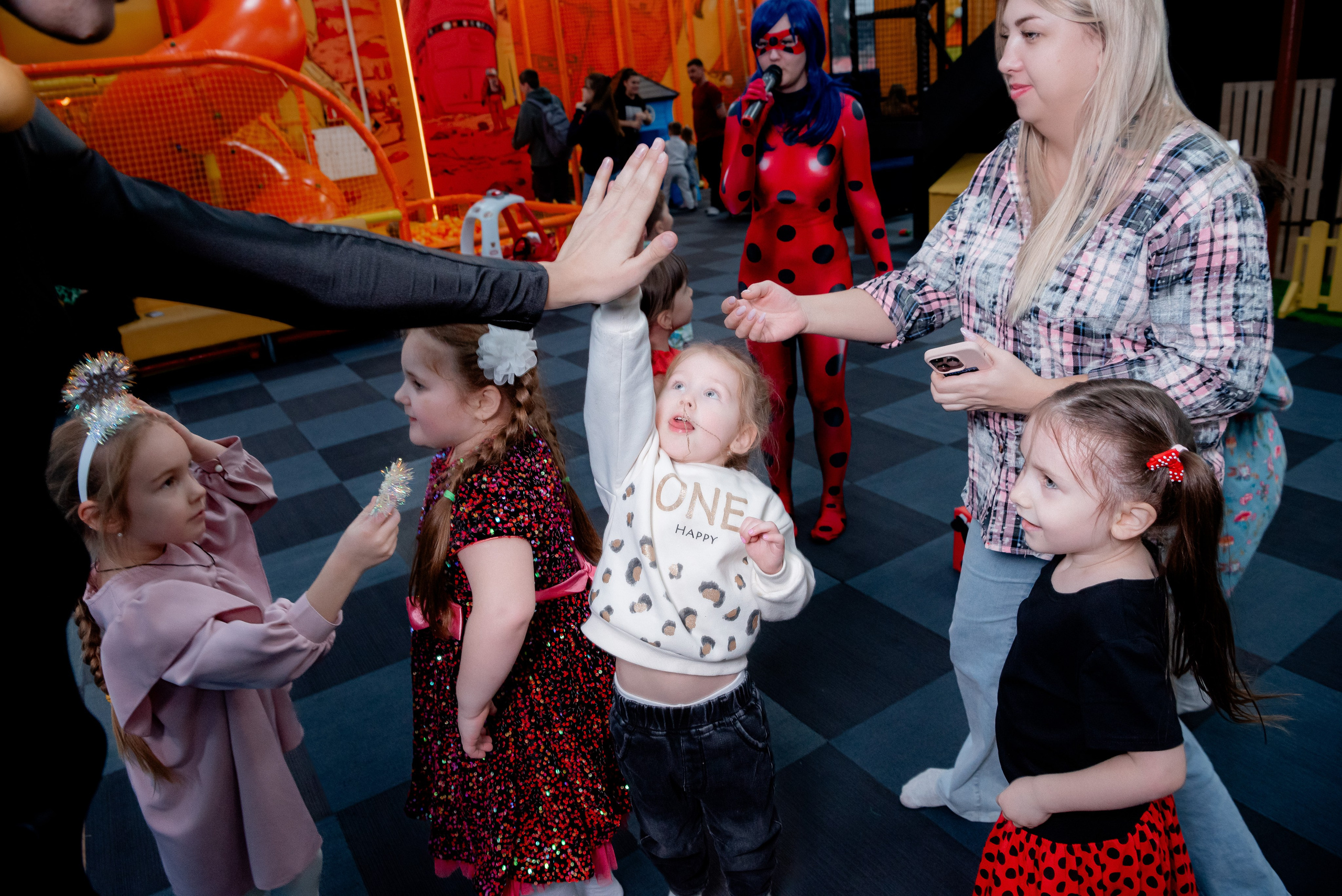 ДР в Локо Мотив Аниматоры Леди Баг. Фотограф в Волгограде и Волжском Александр Горбань