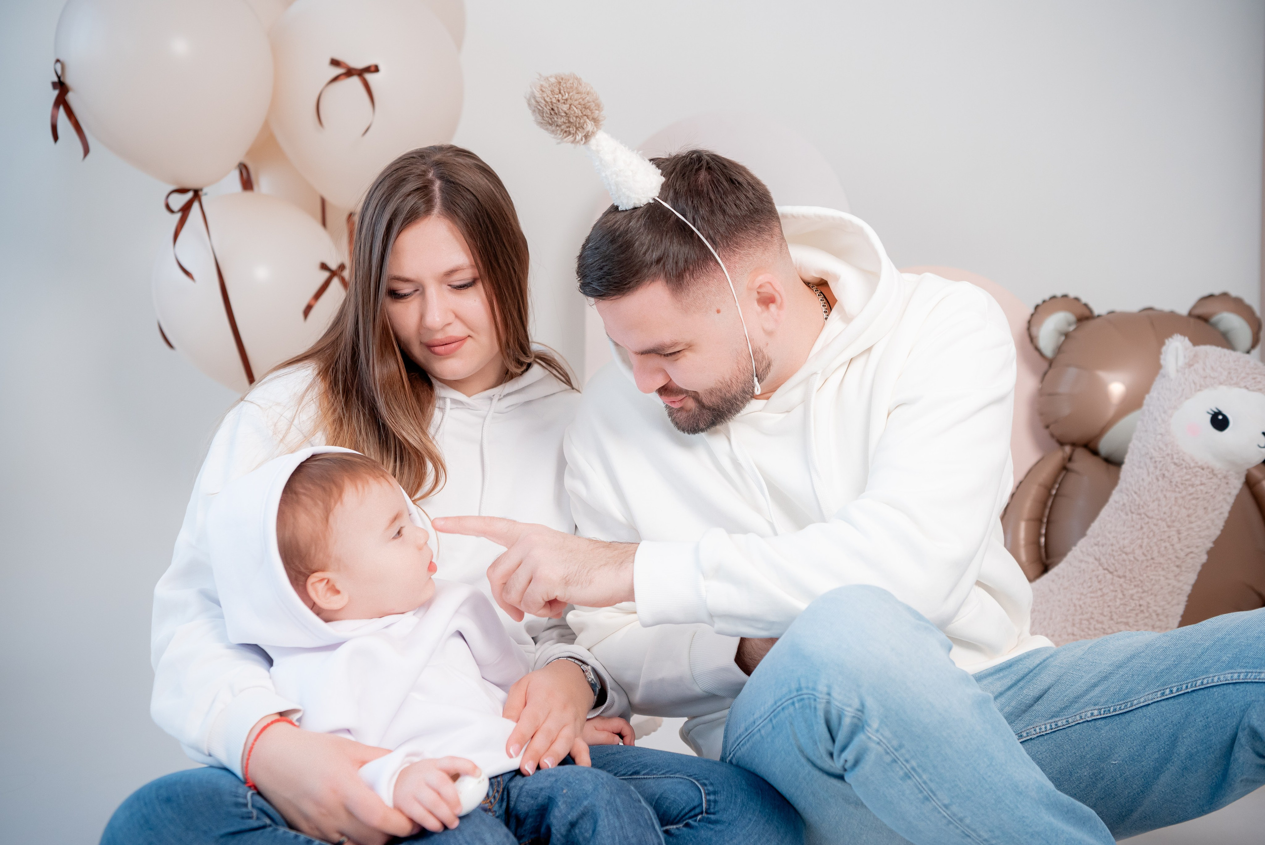 Семья в студии Скандибек. Фотограф в Волгограде и Волжском Александр Горбань