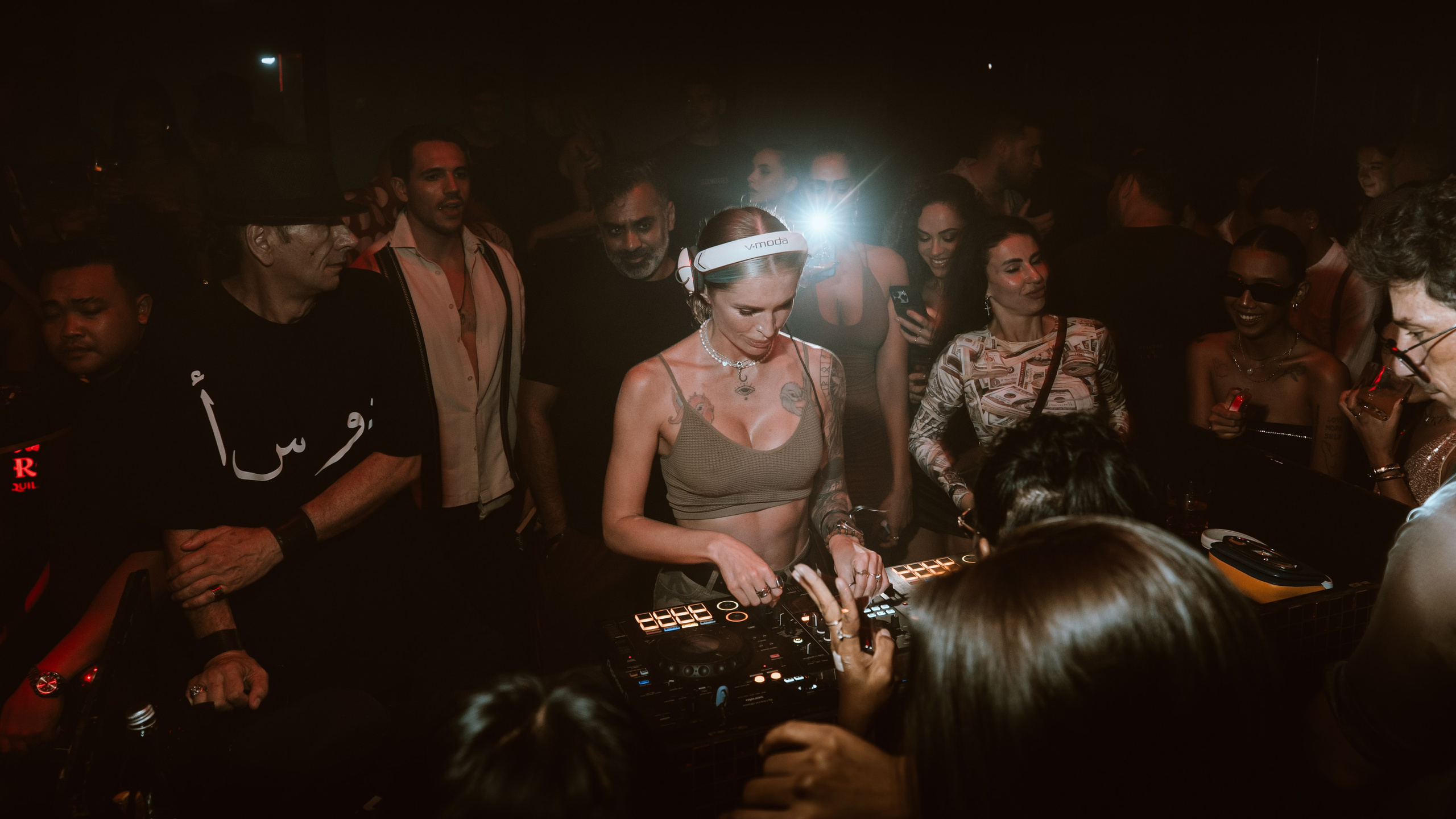 Sen Sanik, American music producer performance at GOB. Сергей Зворыгин