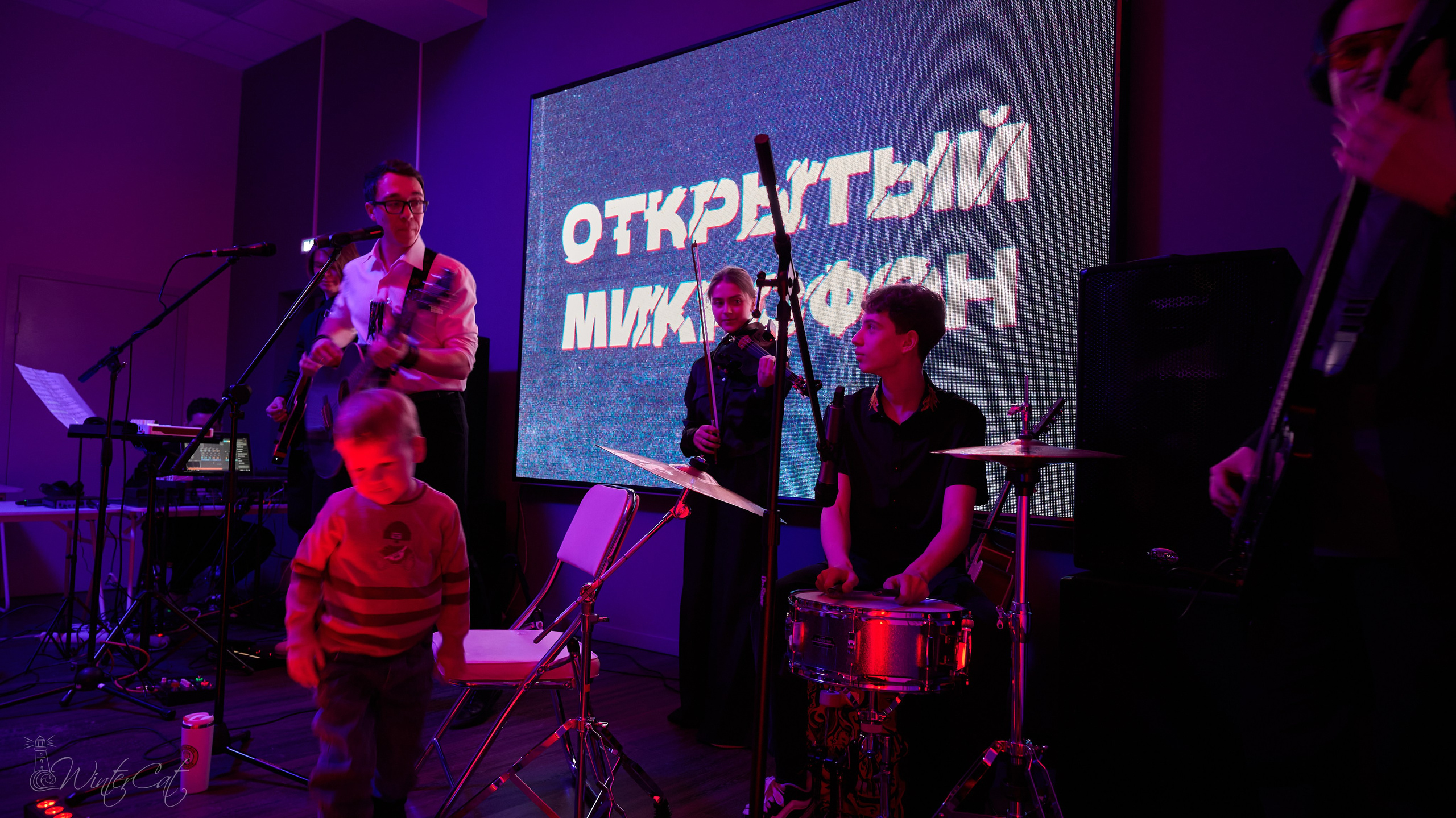 Открытый микрофон. Портретный и репортажный фотограф в Магадане Андрей Нефедов WinterCatPhoto