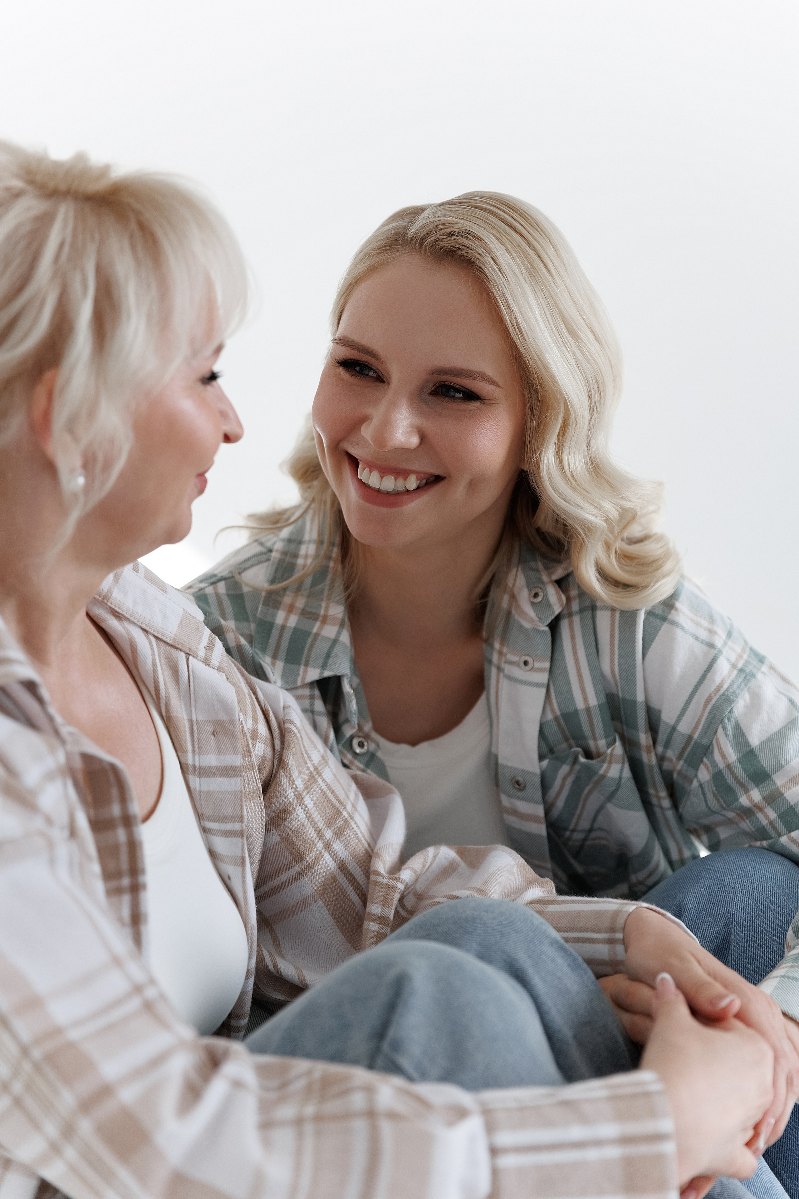 Диана с мамой в студии. Свадебный фотограф в Пскове и Санкт-Петербурге | Анна Голикова