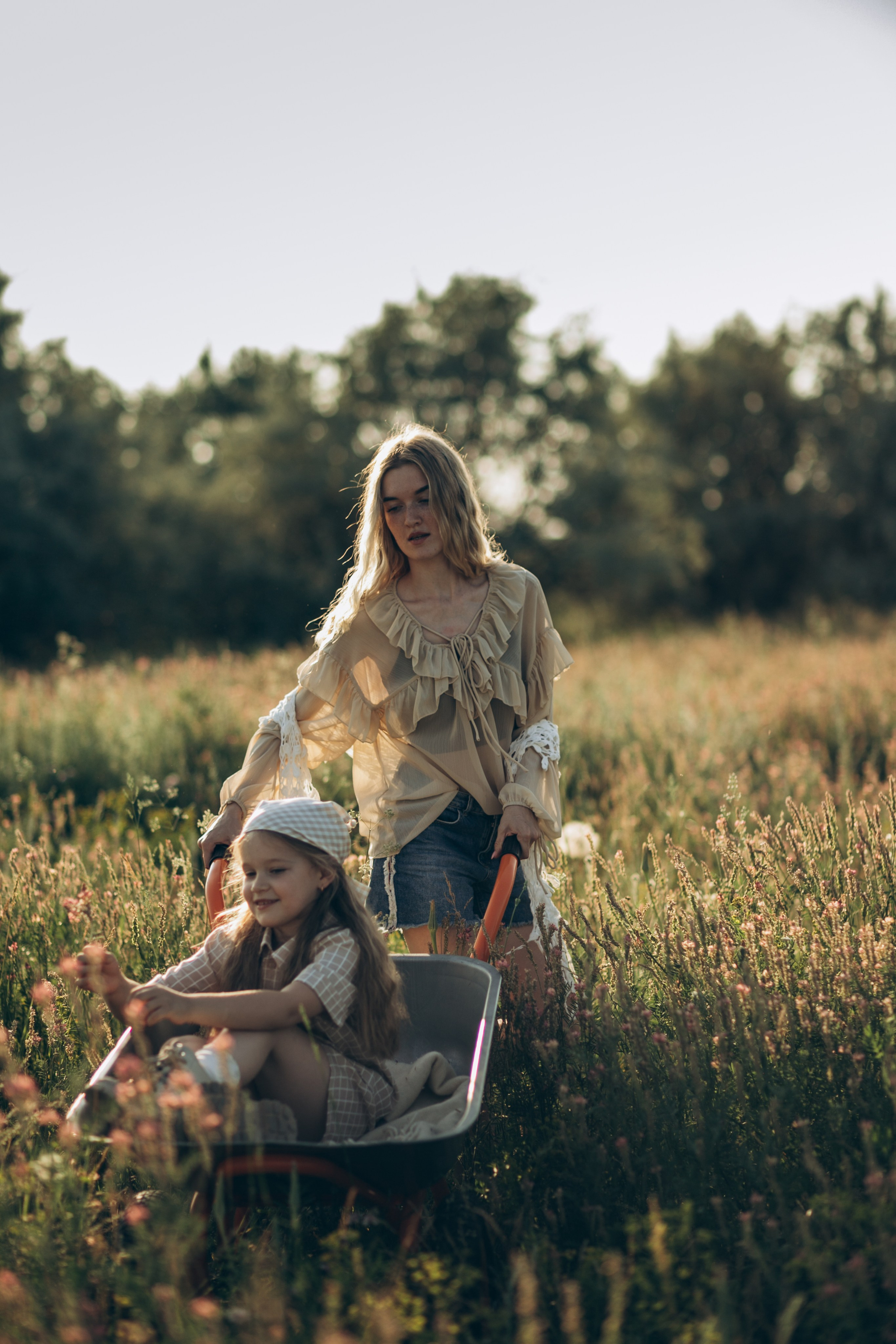 В золотом закате. Фотограф в Саратове