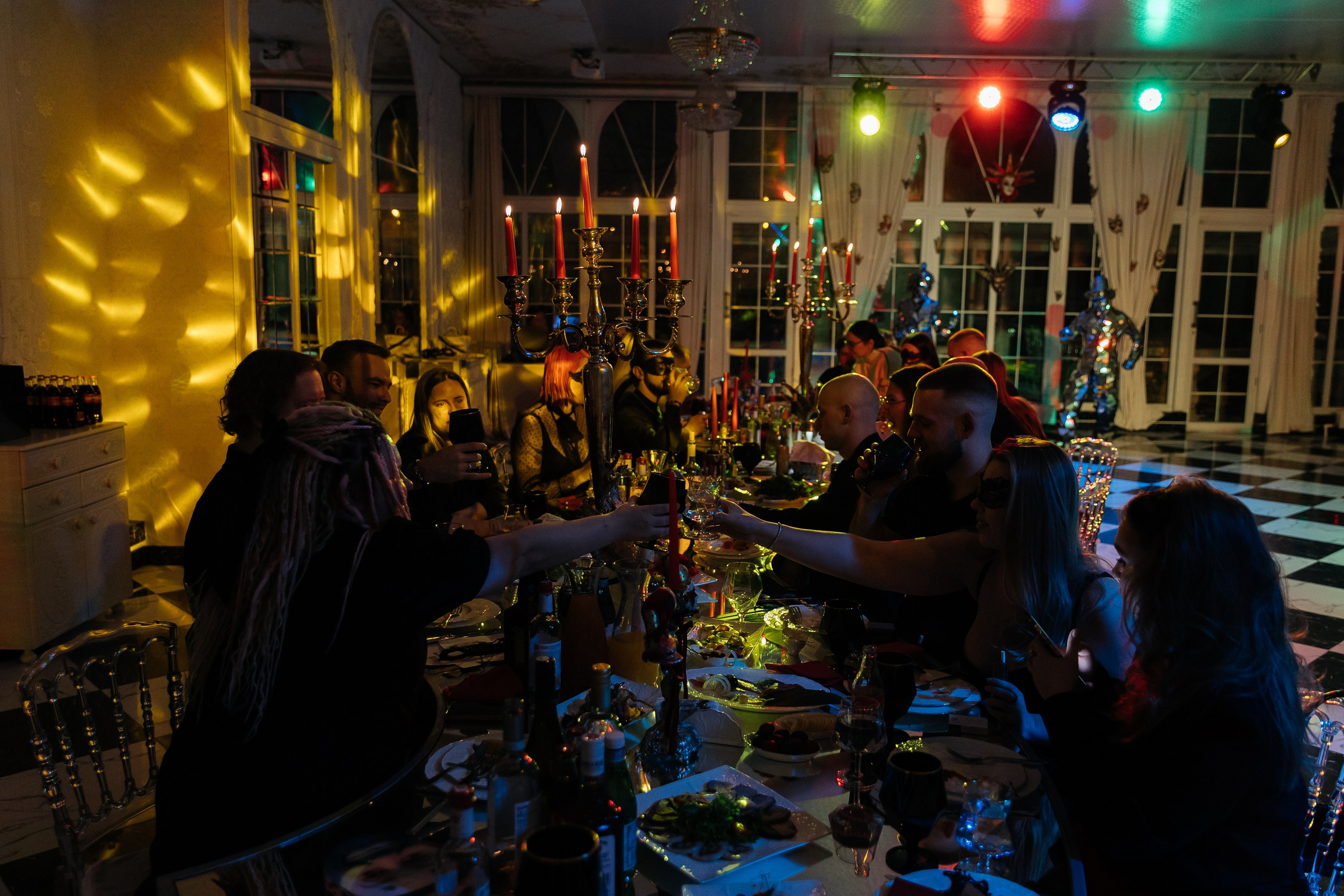 Камерный день рождения в ресторане «Bellagio». Свадебный и семейный фотограф Виолетта Сидельникова. Краснодар, Россия, Беларусь, Европа