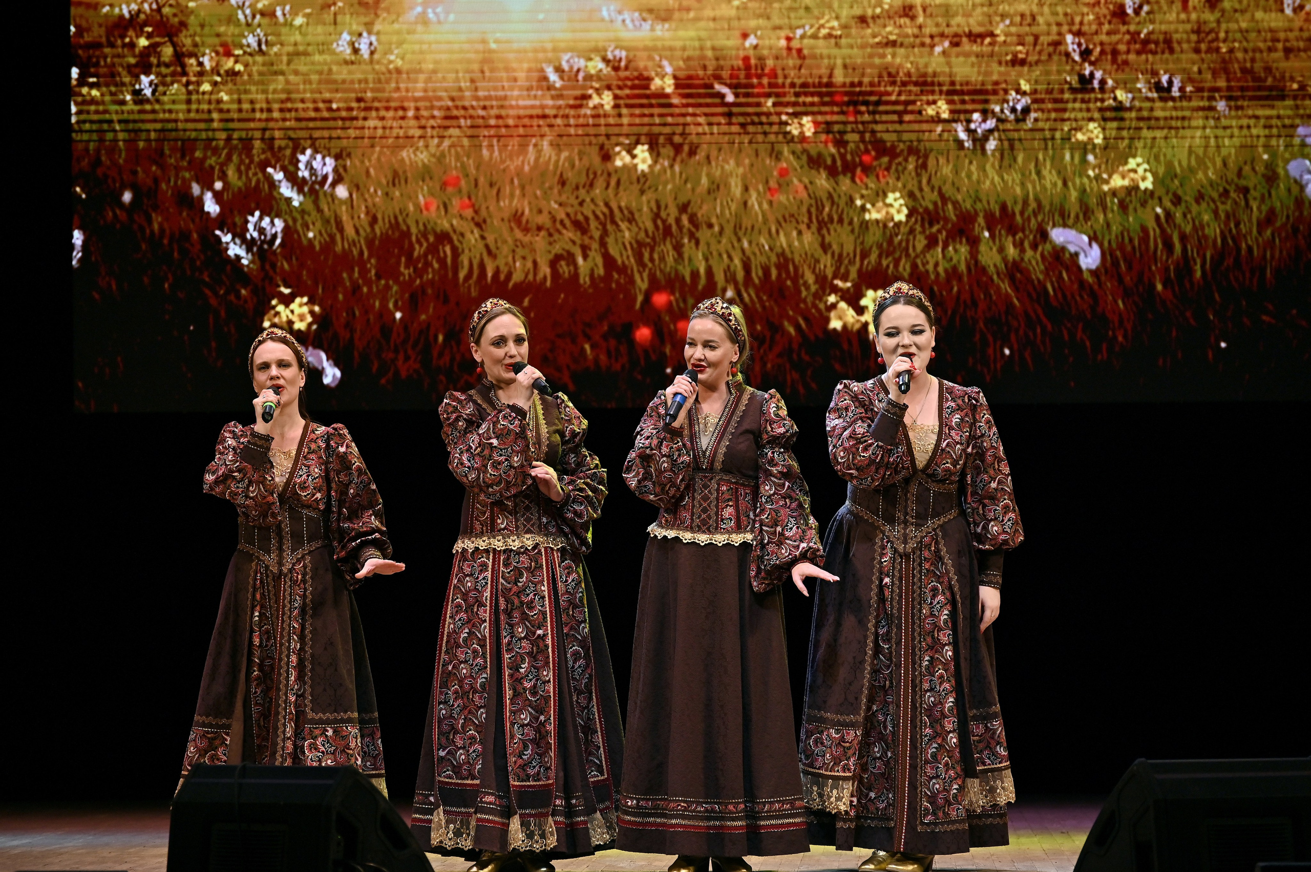 ФОТОГРАФ ВАШИХ МЕРОПРИЯТИЙ РЯЗАНЬ СЕРГЕЙ КЛЮЕВ Концертная фотография близка к репортажу и портретной съемке