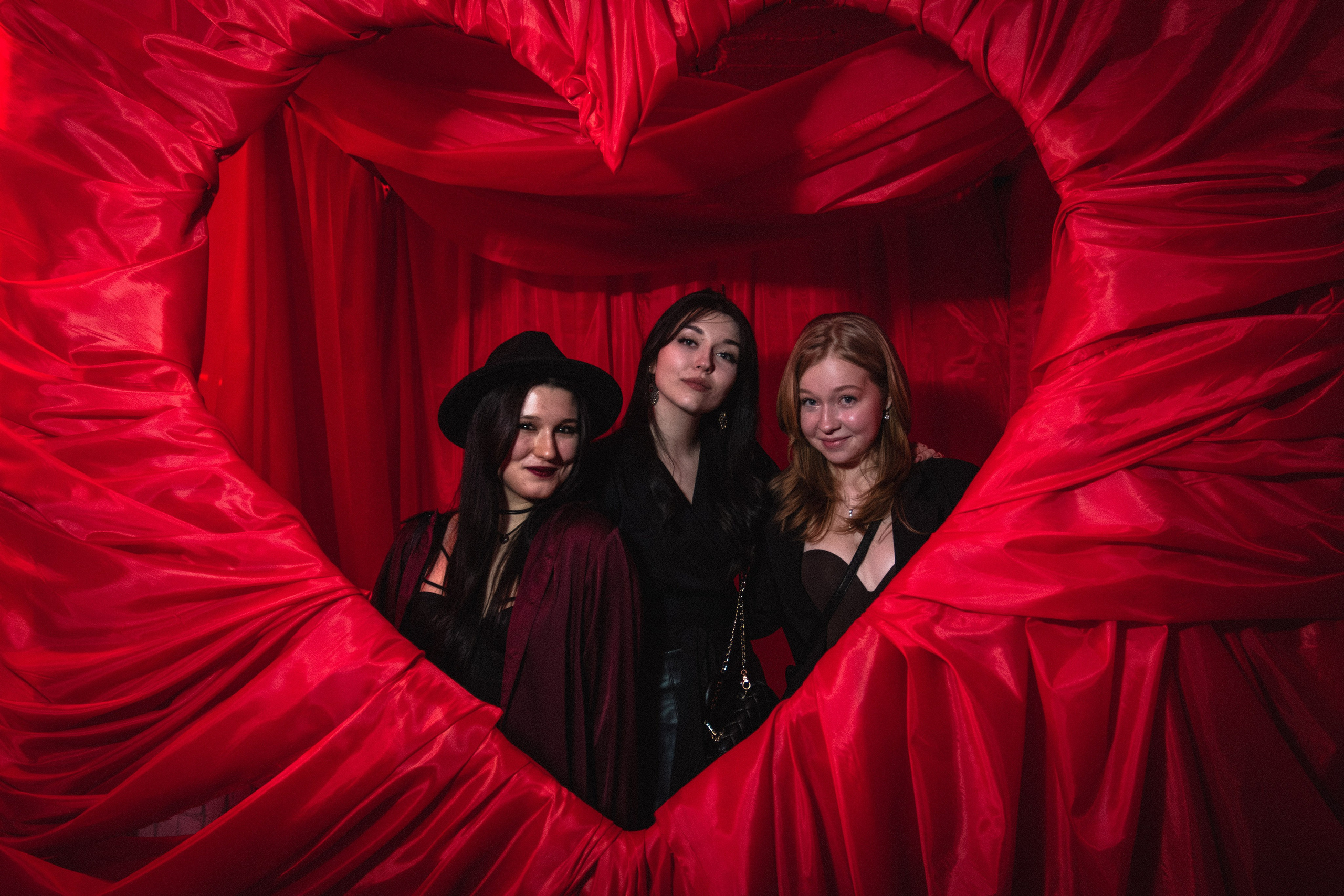 Mystére Rouge '26 | Photo zone. Фотограф в Москве