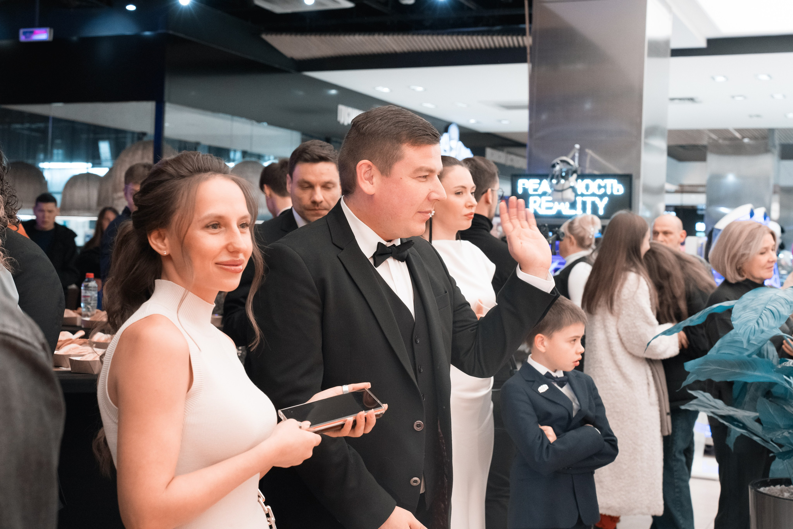 Веб-сериал «МЫ». Для тех, кто не ждёт удачи, а создаёт её. Каждая фотосессия — это твой момент, твой стиль, твой успех. 📸