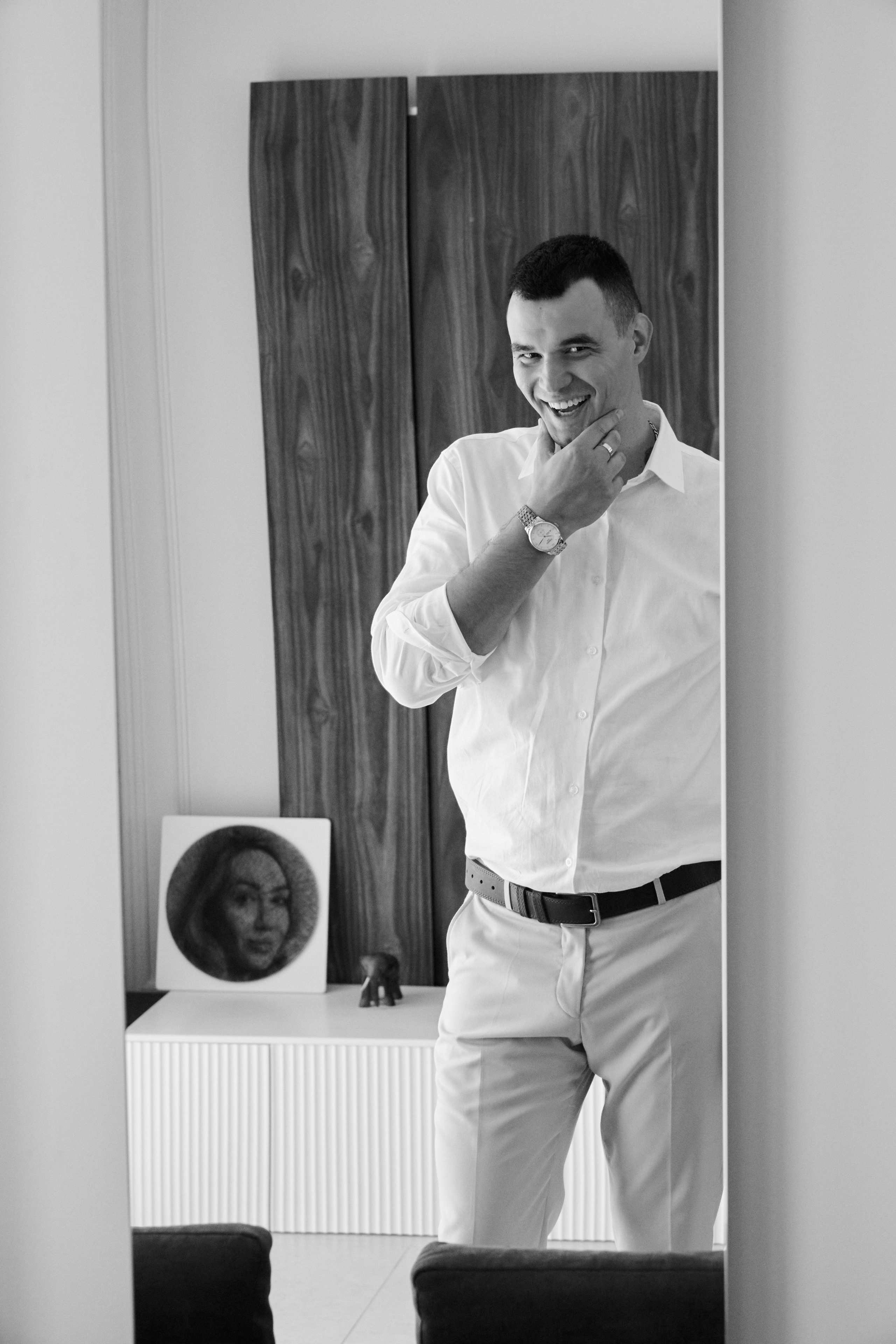 Свадебный фотограф в Самаре Иванов Дмитрий.Черно-белый портрет жениха.