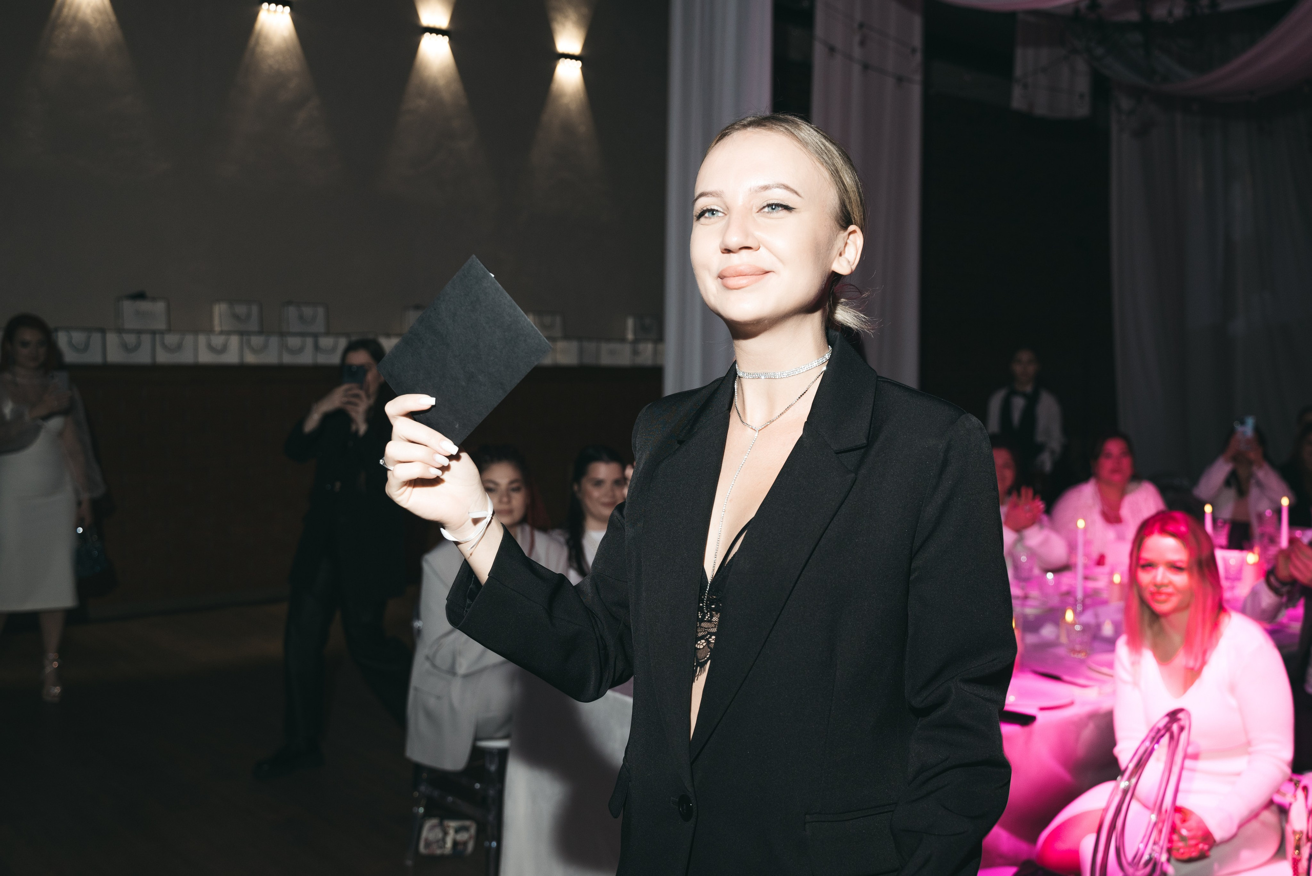 WhiteRoom Pre-wedding. Репортажный и свадебный фотограф в Сургуте