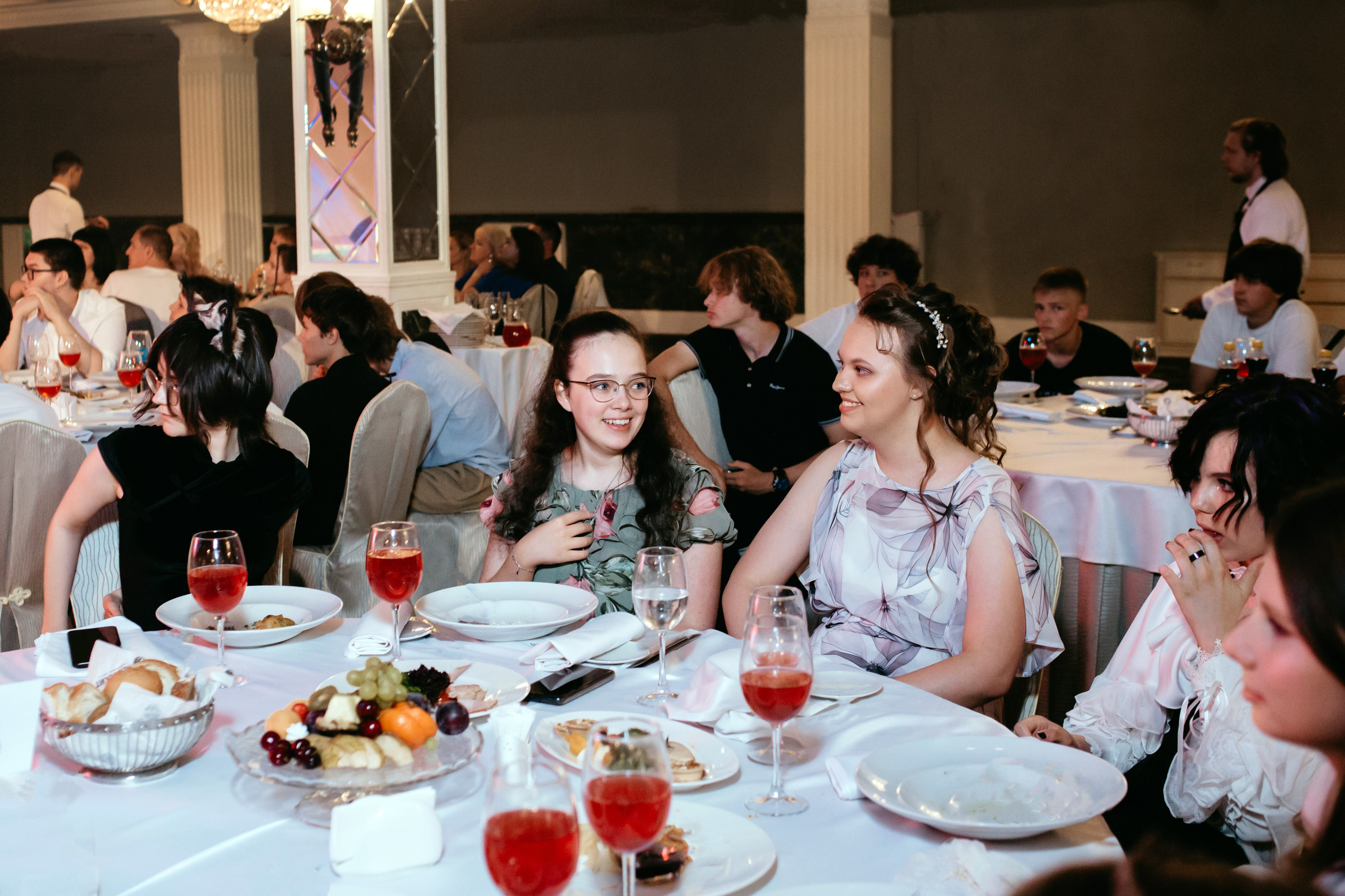 Выпускной 2025 (9класс) 124 школа. Фотограф в Челябинске Ополихина Анна