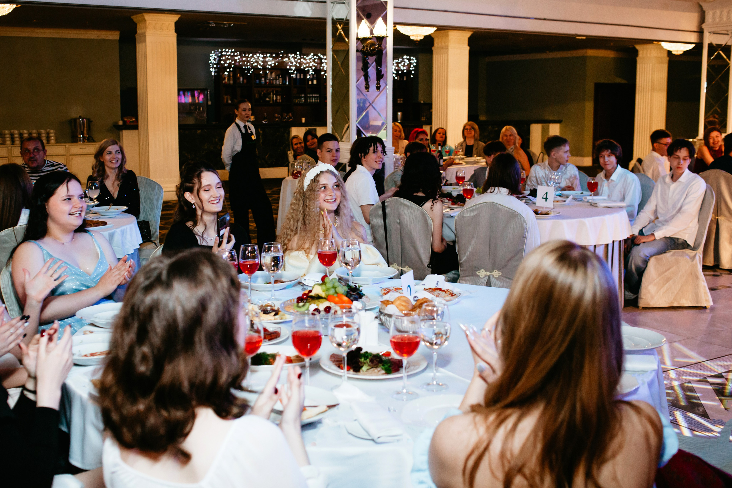 Выпускной 2025 (9класс) 124 школа. Фотограф в Челябинске Ополихина Анна