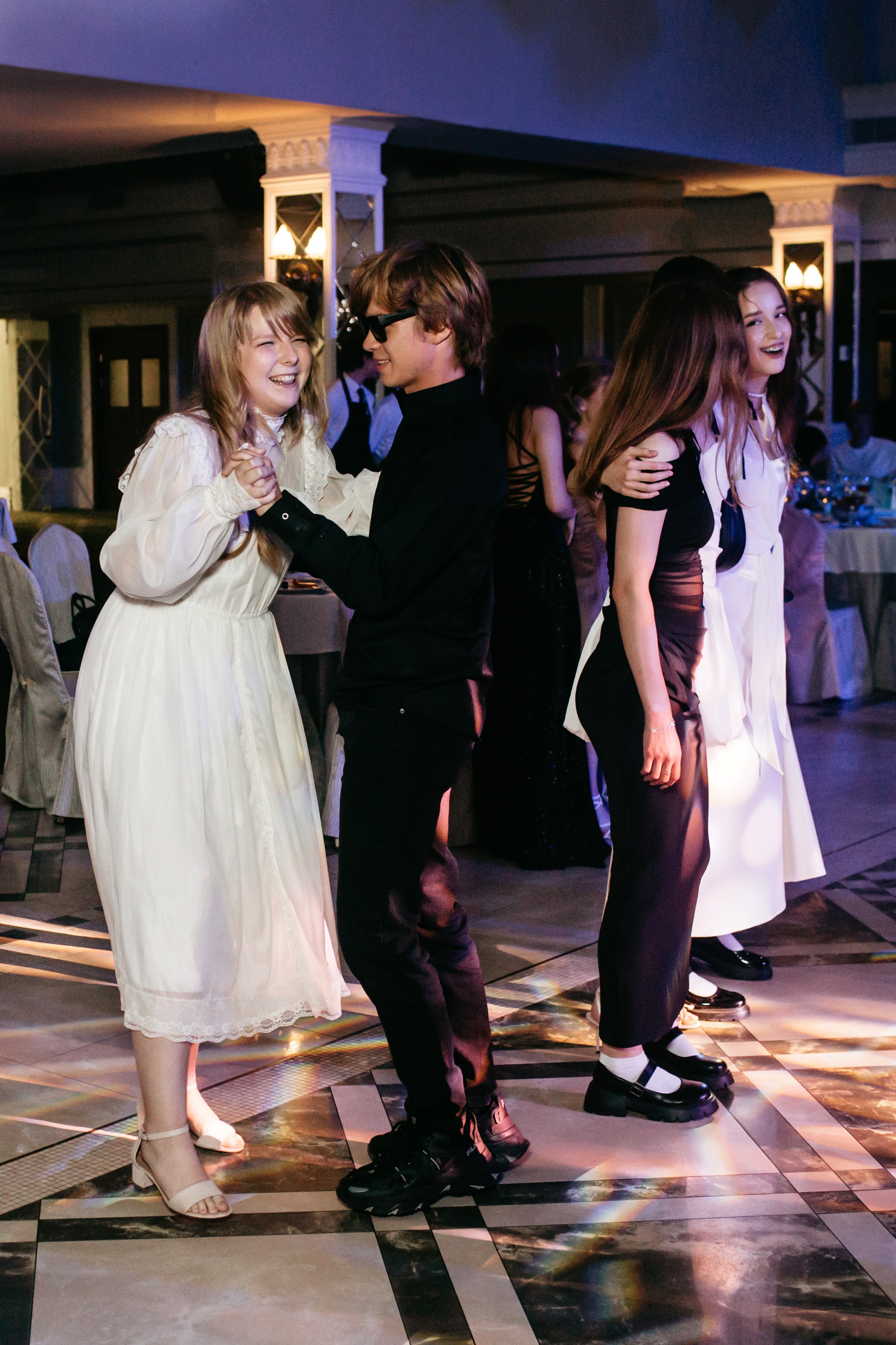 Выпускной 2025 (9класс) 124 школа. Фотограф в Челябинске Ополихина Анна