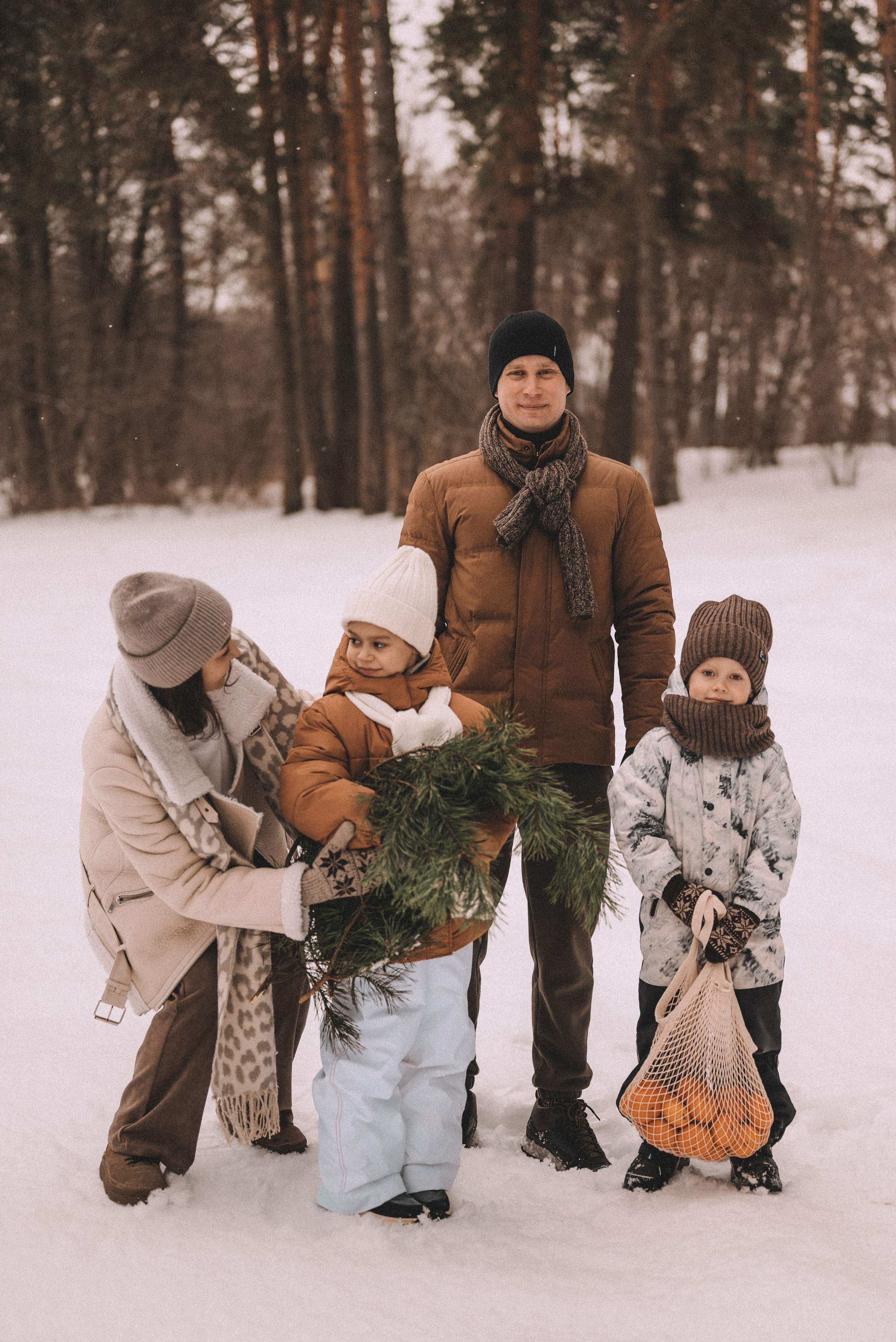 Сергей и Наталья с Ксюшей и Максимом. Фотограф Кристина Пархоменко